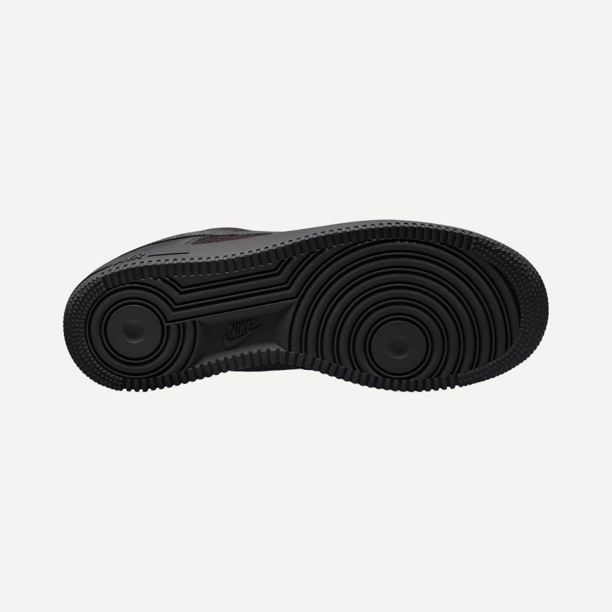 Sapatilhas Casual de Homem Air Force 1 '07 LV8 Preto-4
