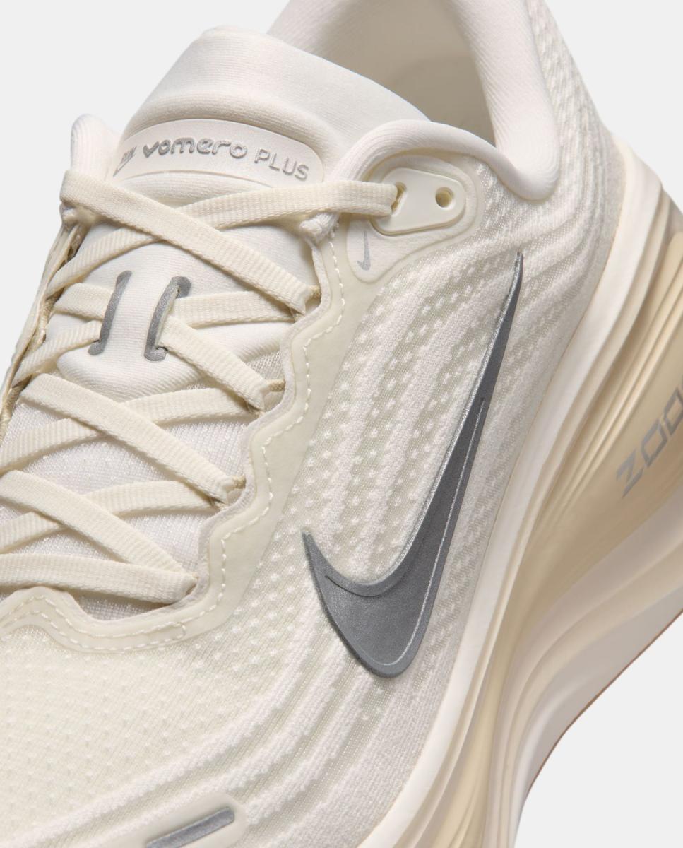 Sapatilhas Casual de Homem Nike Vomero Plus Ess Nike Branco-7