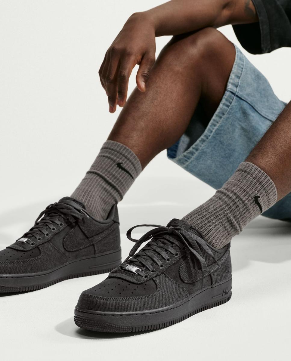 Sapatilhas Casual de Homem Air Force 1 '07 LV8 Preto-9
