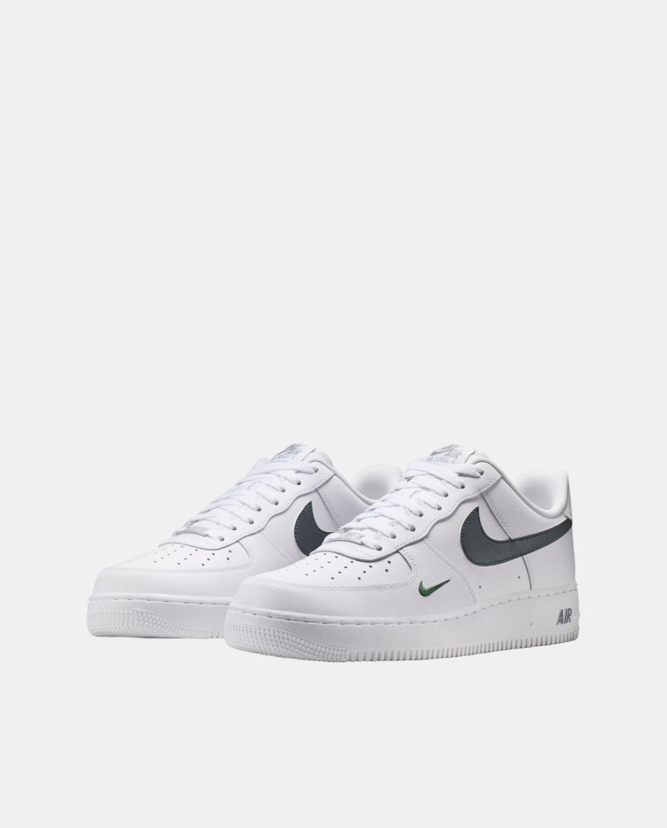 Sapatilhas Casual de Homem Air Force 1 07' Tech Ess Nike Preto-2