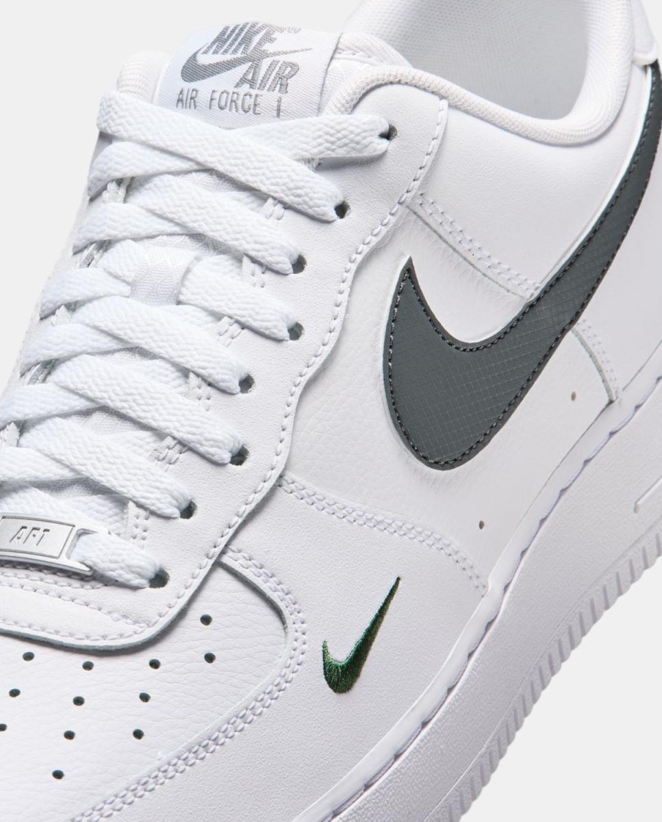 Sapatilhas Casual de Homem Air Force 1 07' Tech Ess Nike Preto-8