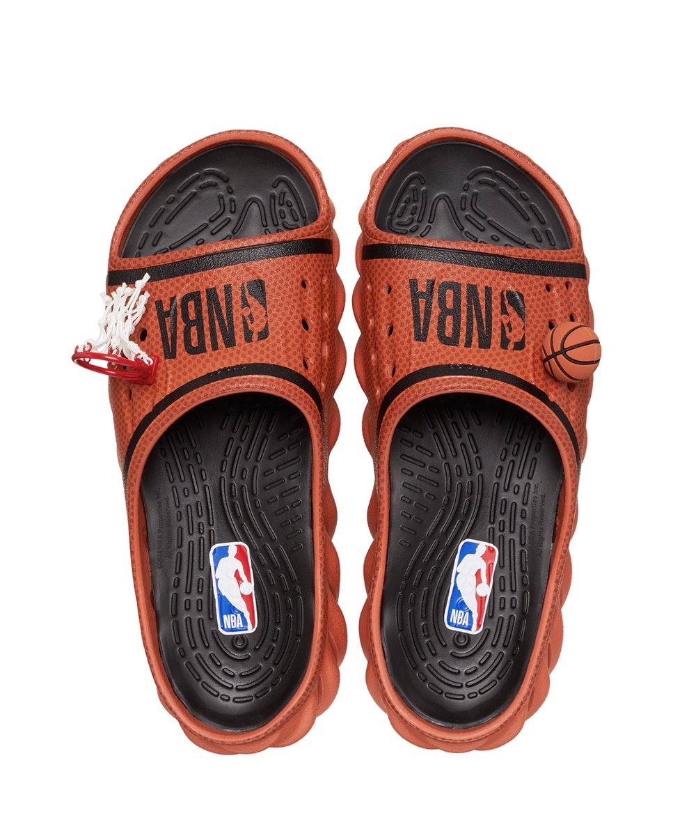 Imagen 3 de Crocs NBA Echo Slide para hombre y mujer - Multicolor Multicolor