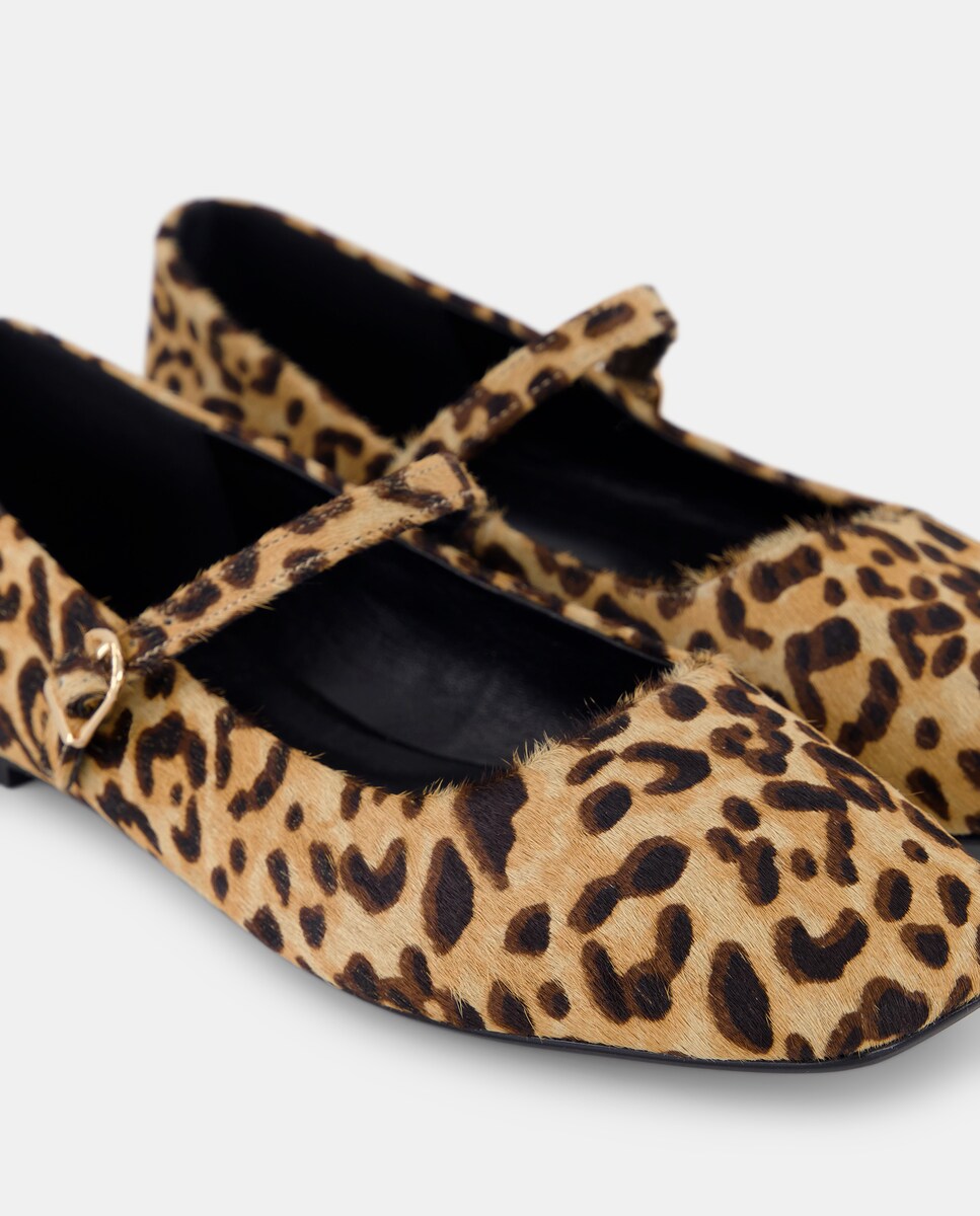 Sapatos de Presilha em Pele com Animal Print Preto-5