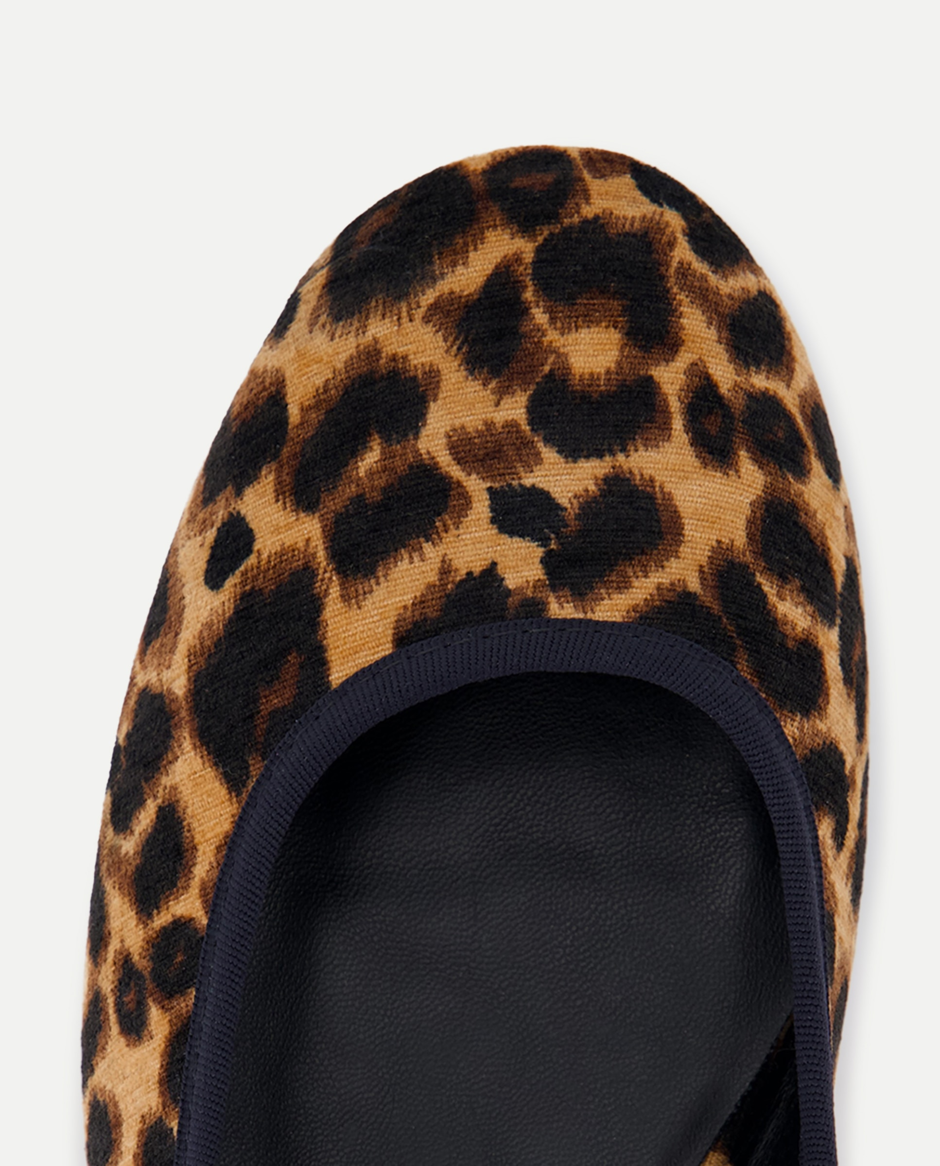 Sapatos de Presilha em Veludo com Animal Print Preto-4