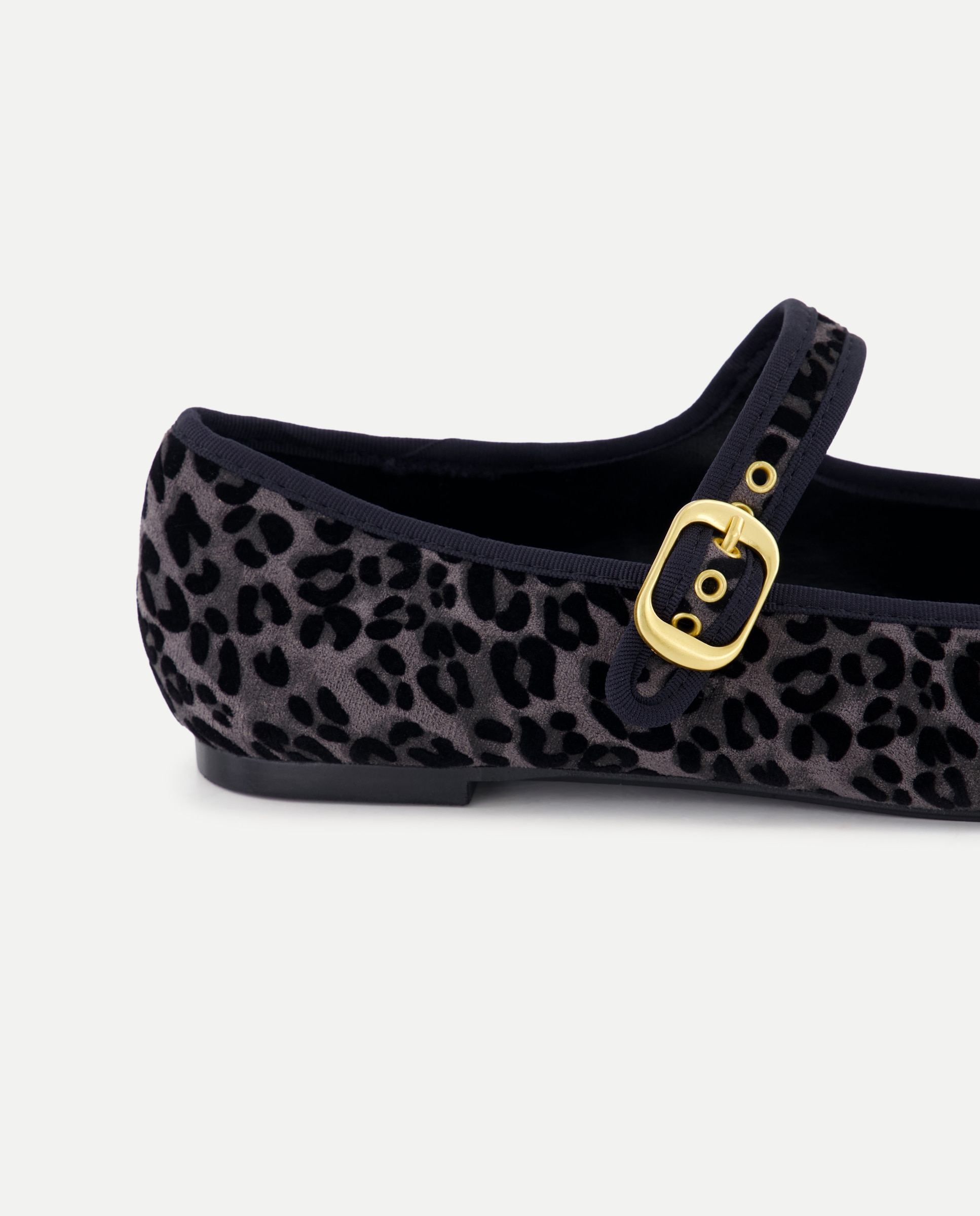 Sapatos de Presilha em Veludo com Animal Print Preto-5