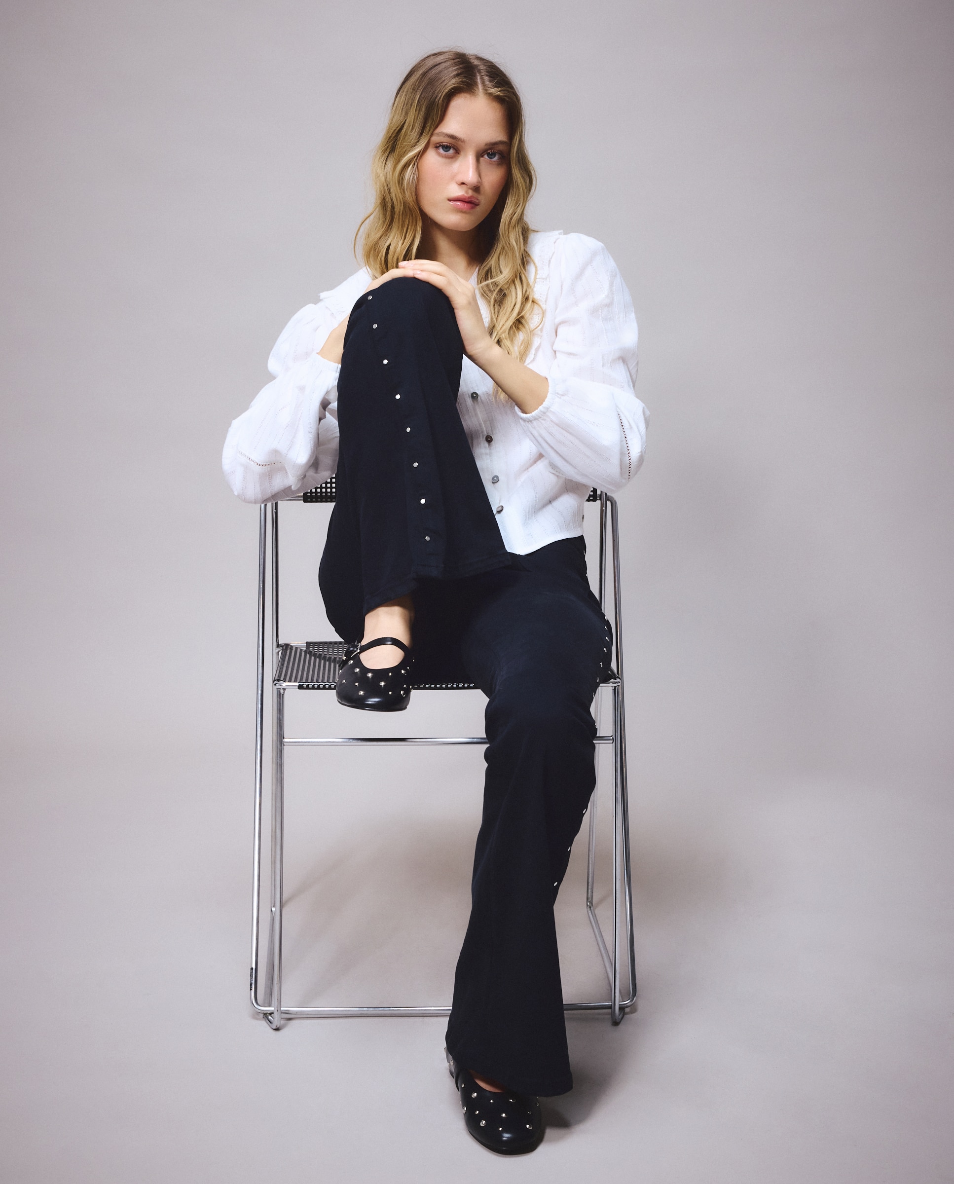 Sapatos de Presilha com Tachas Prateadas Preto-6
