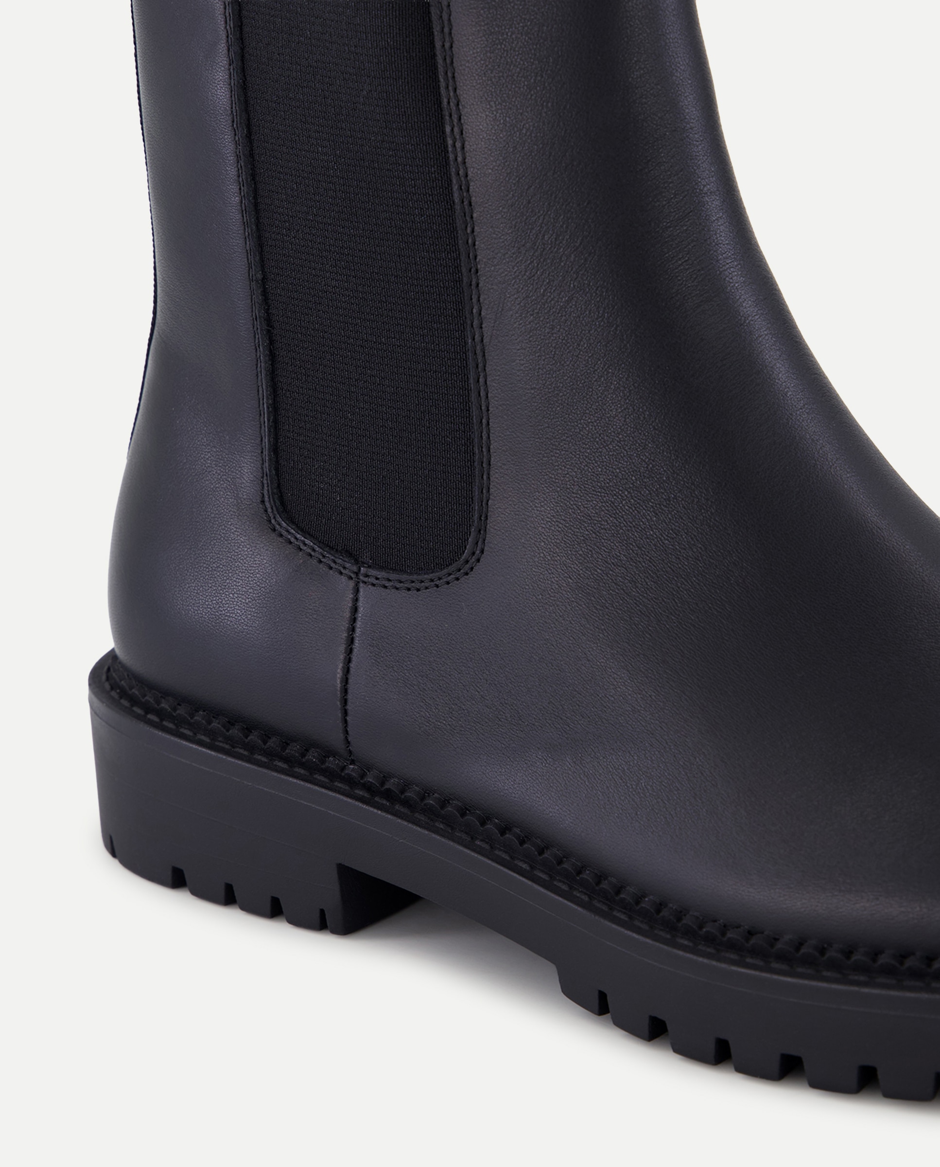 Botins Chelsea em Pele Tipo Napa Preto-5