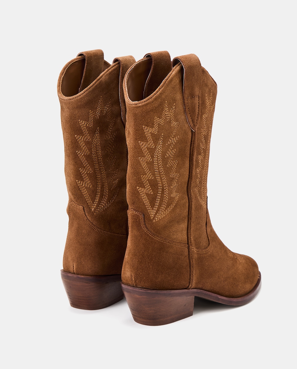 Botas Cowboy em Pele com Detalhe de Tachas Castanho-3