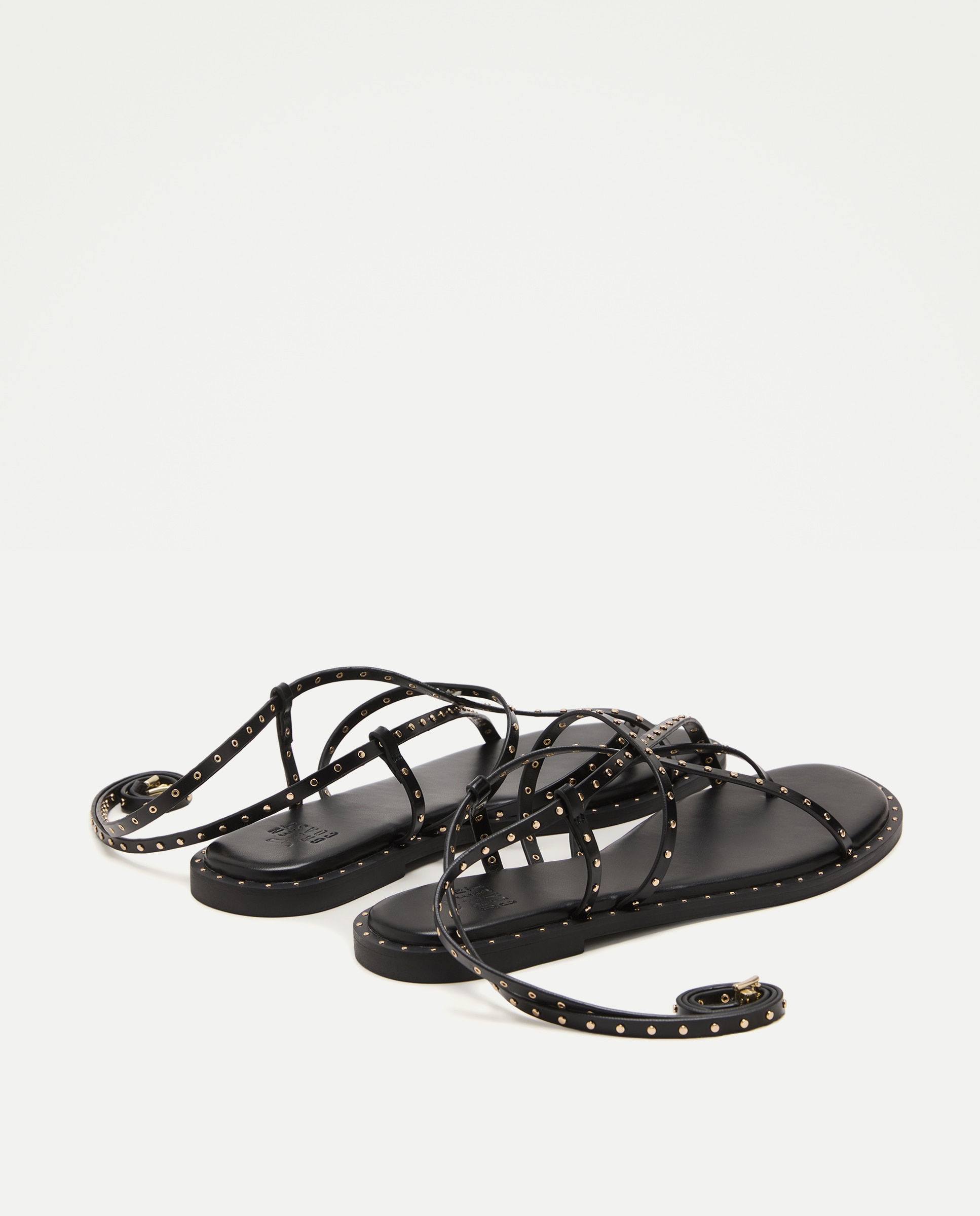 Sandálias com Multitiras e Tachas Preto-3