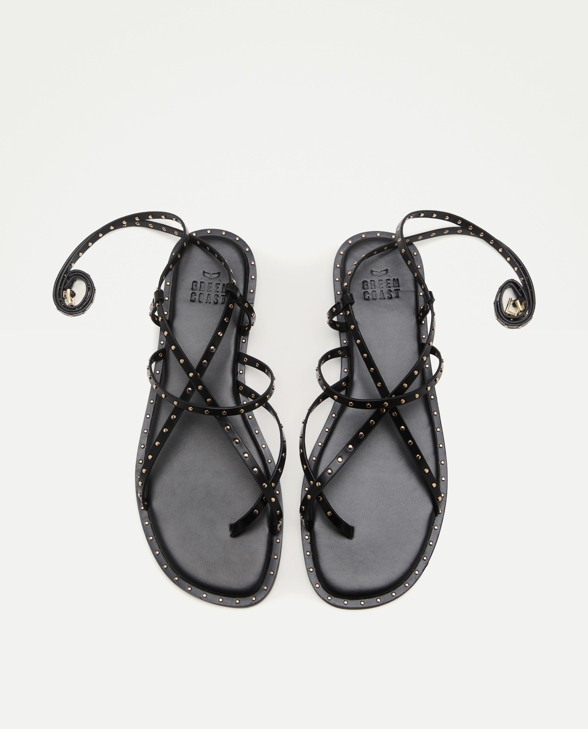 Sandálias com Multitiras e Tachas Preto-4