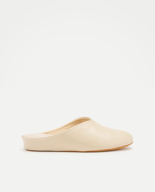 Zapatillas de casa de mujer realizadas en piel