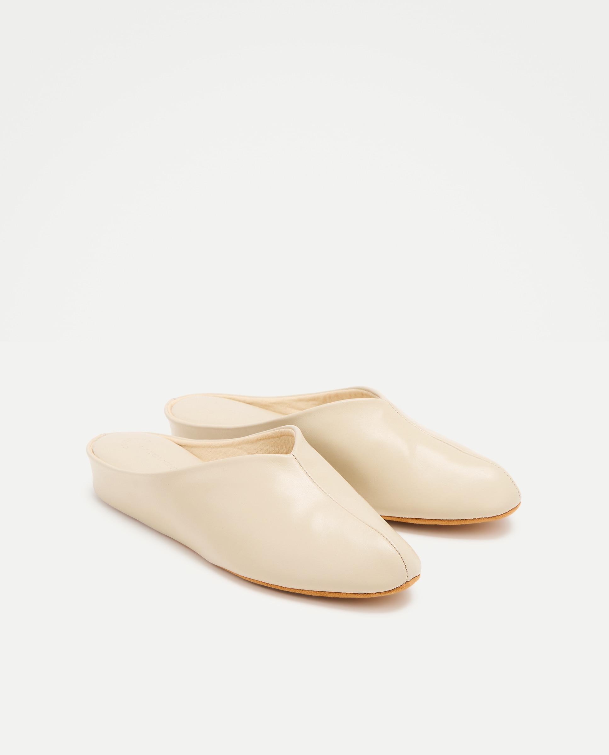 Pantufas em Pele Bege-2