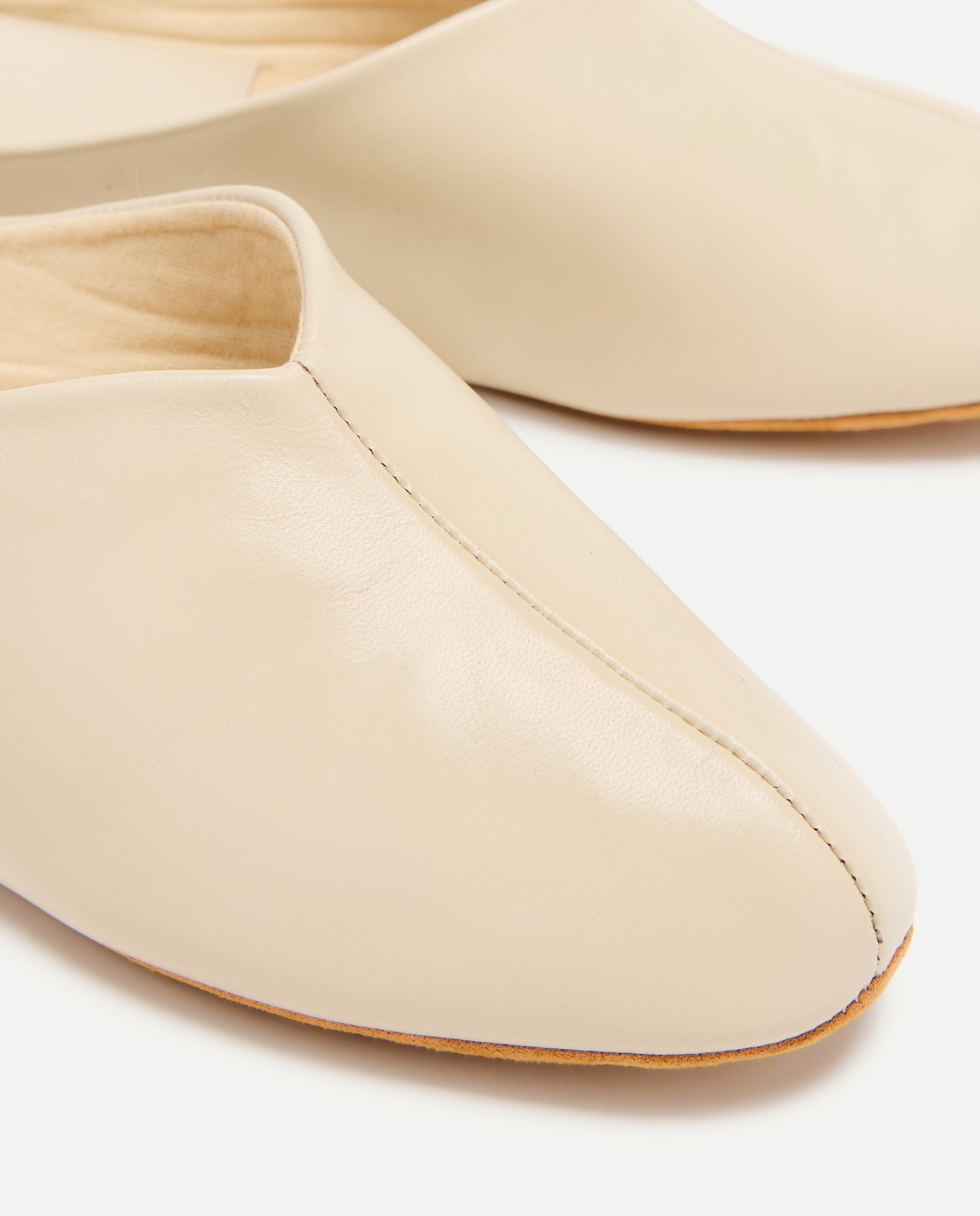 Pantufas em Pele Bege-5