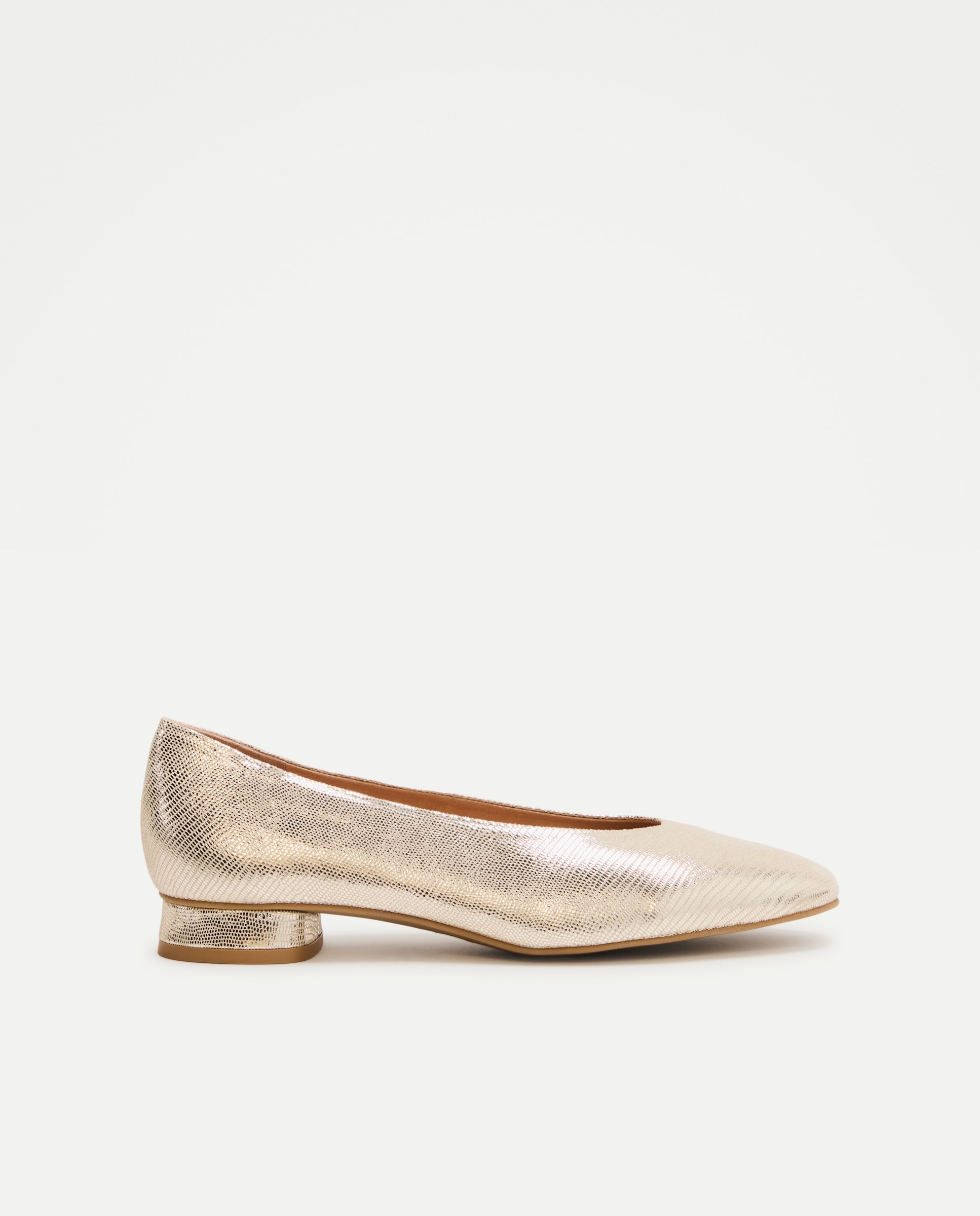 Imagem 0 de Sapatos Rasos com Salto e sem Forro