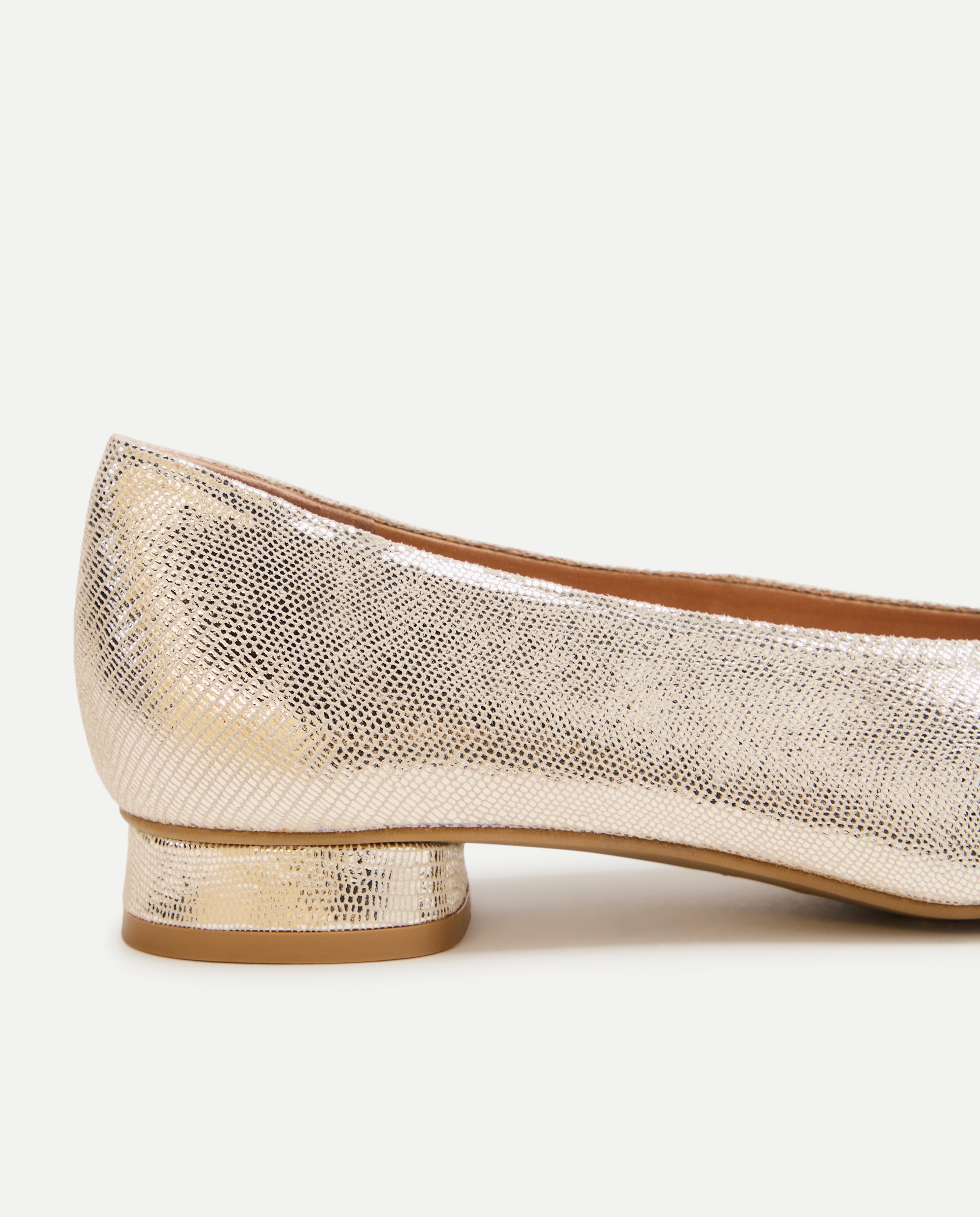 Sapatos Rasos com Salto e sem Forro 390 Ouro-5