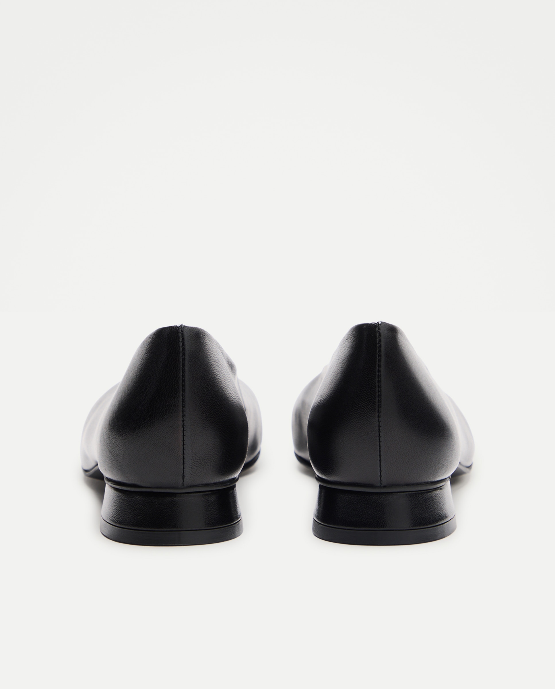 Sapatos Rasos com Salto e sem Forro Preto-3