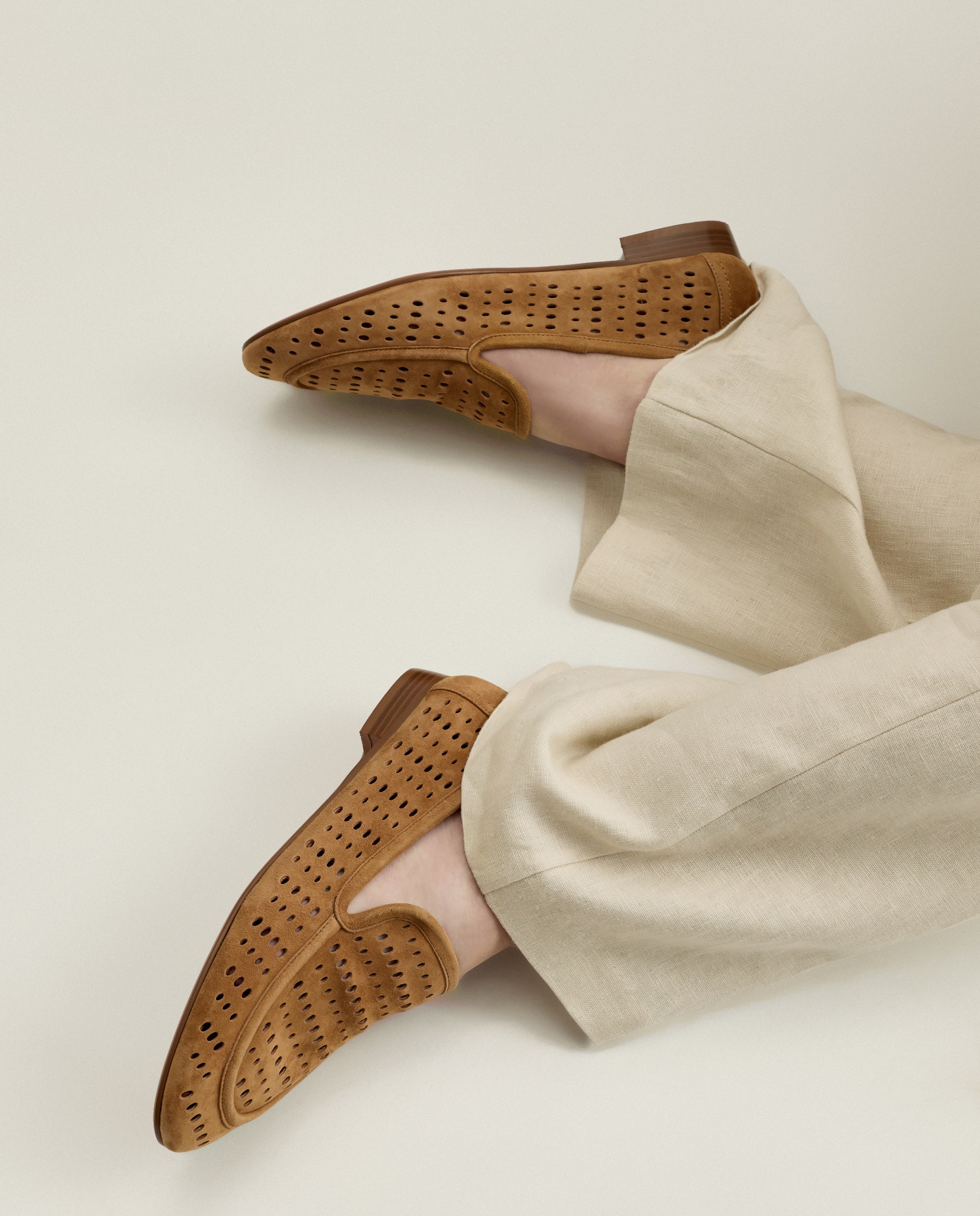 Sapatos Rasos com Perfurados 730 Camel-6