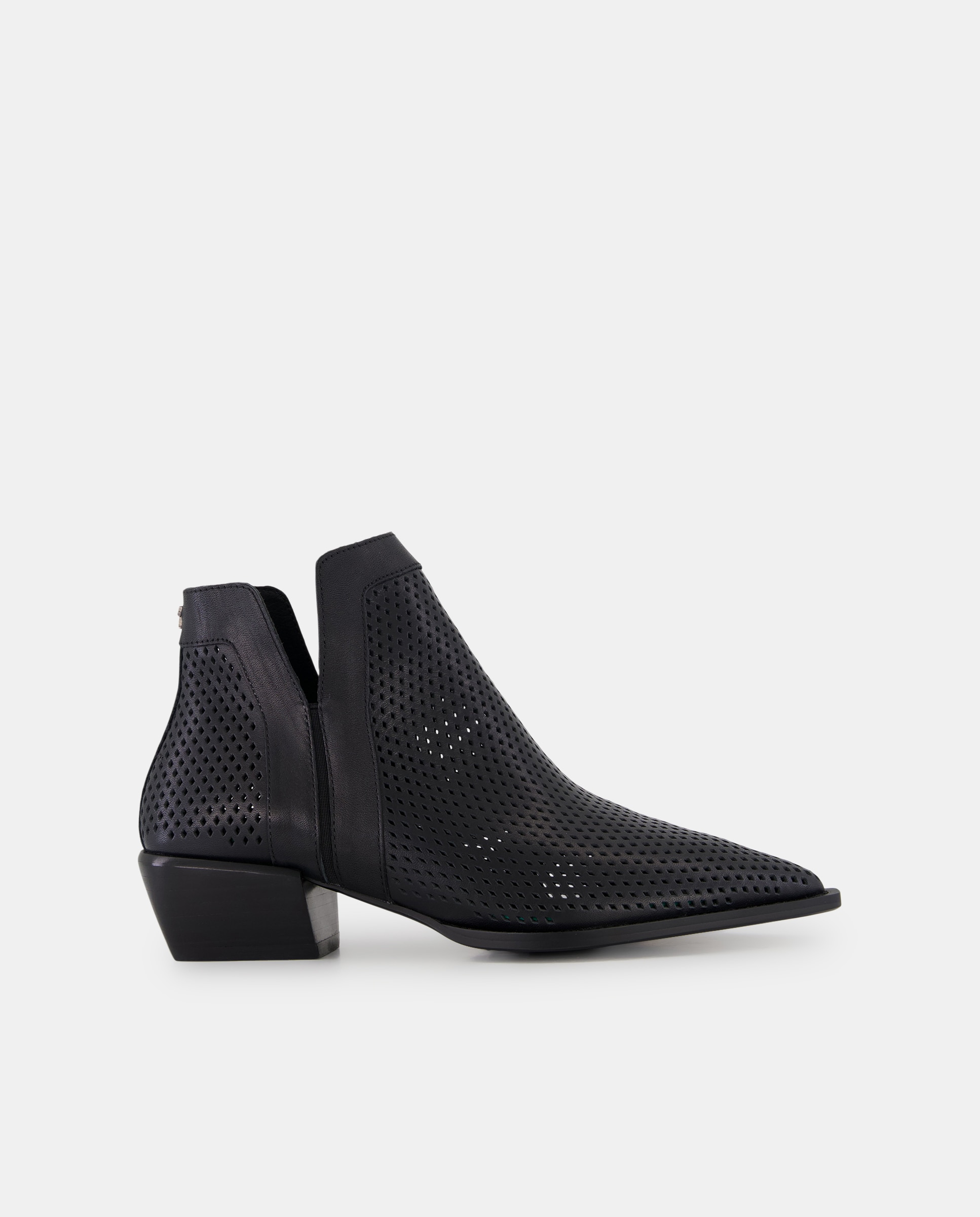 Imagem 0 de Botins de Tacão Perfurados