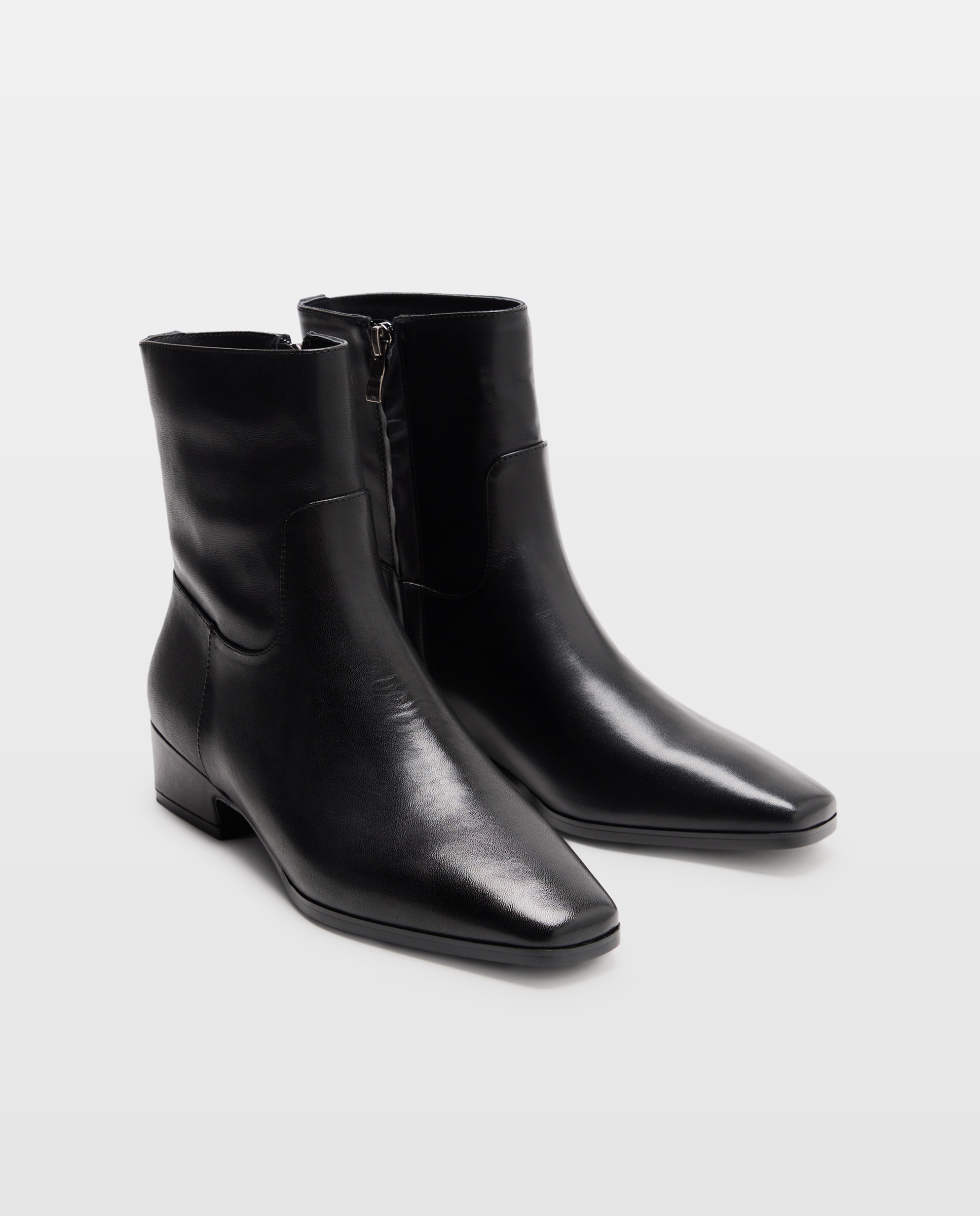 Botins de Tacão Quadrados Preto-2