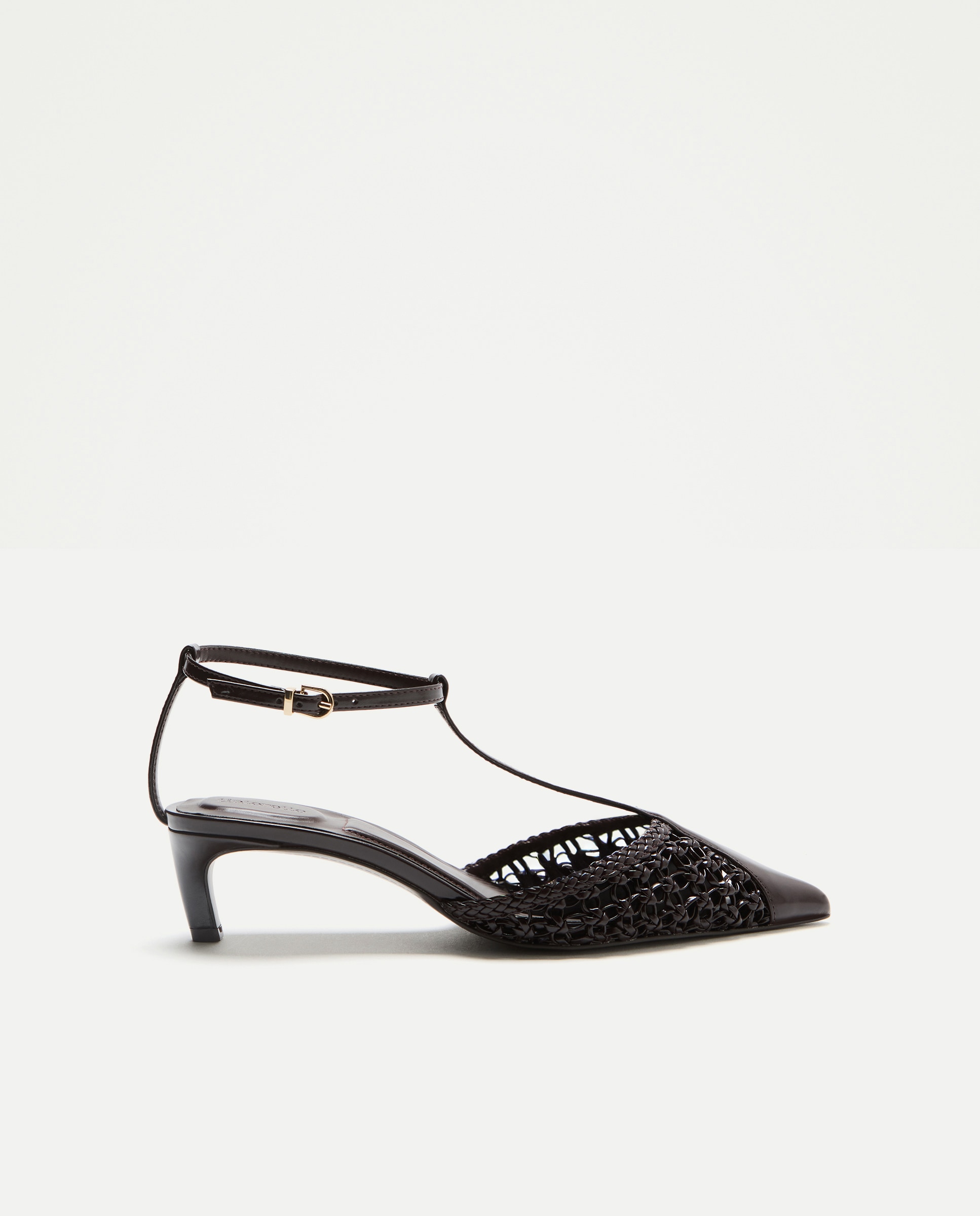 Imagem 0 de Sapatos de Salto com Detalhe Entrançado