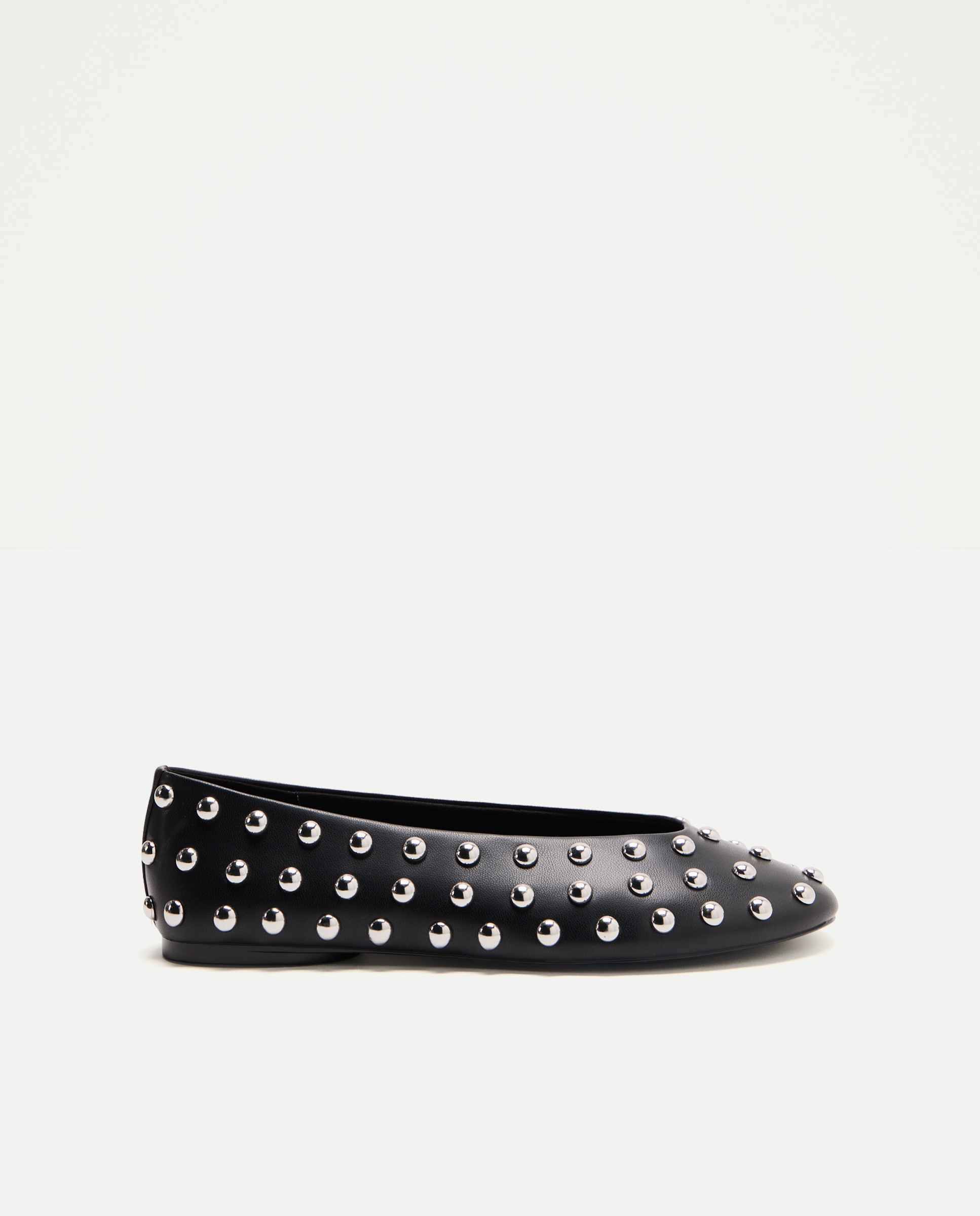 Sapatos Rasos com Adorno de Bolinhas Preto-1