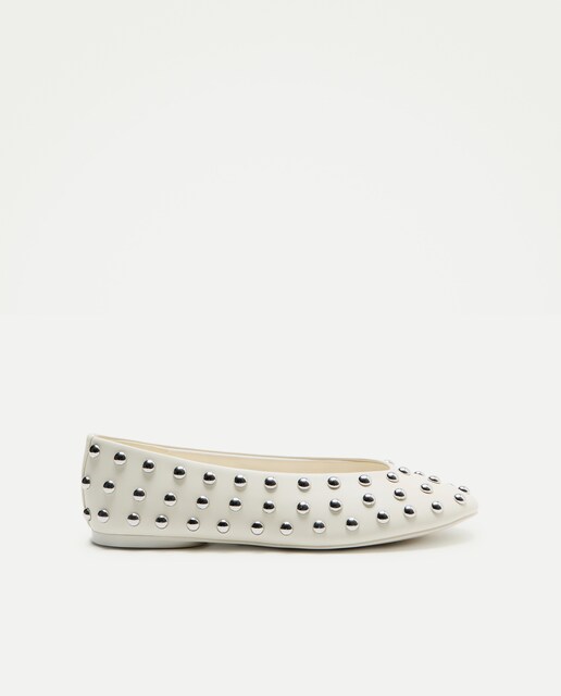 Zapatos planos de mujer con adorno de bolitas