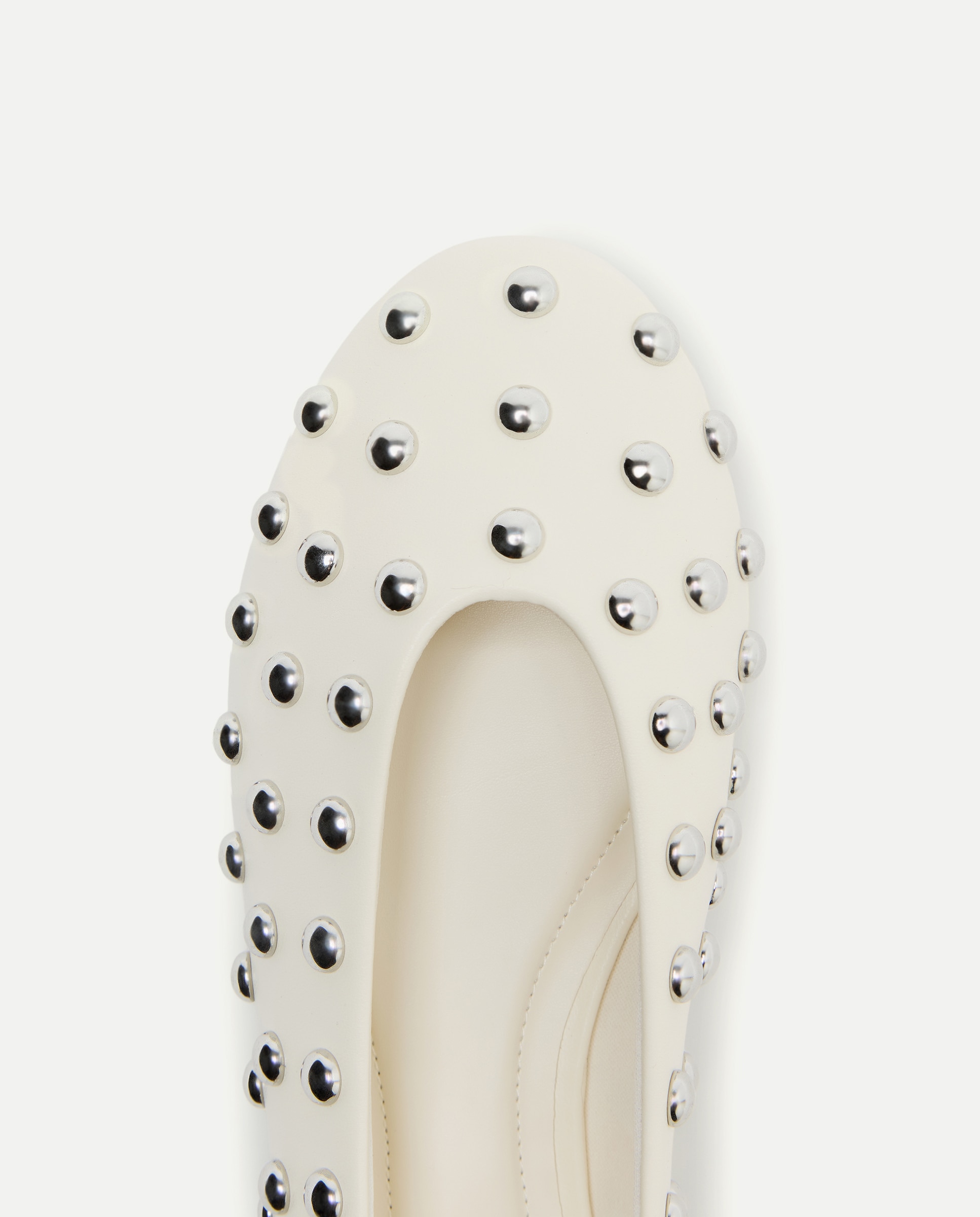 Sapatos Rasos com Adorno de Bolinhas Branco-marfim-4
