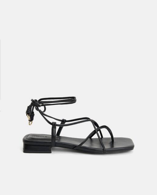 Imagen 0 de Sandalias planas de mujer con tiras
