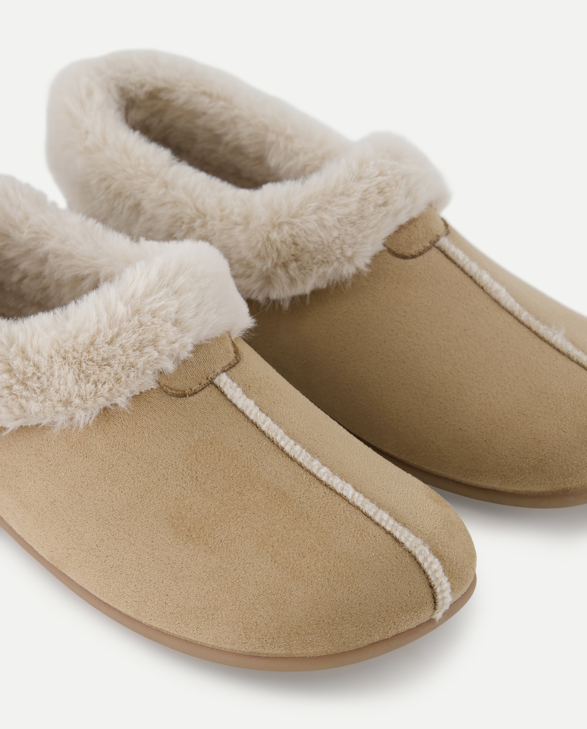 Pantufas com Pelo Bege-4