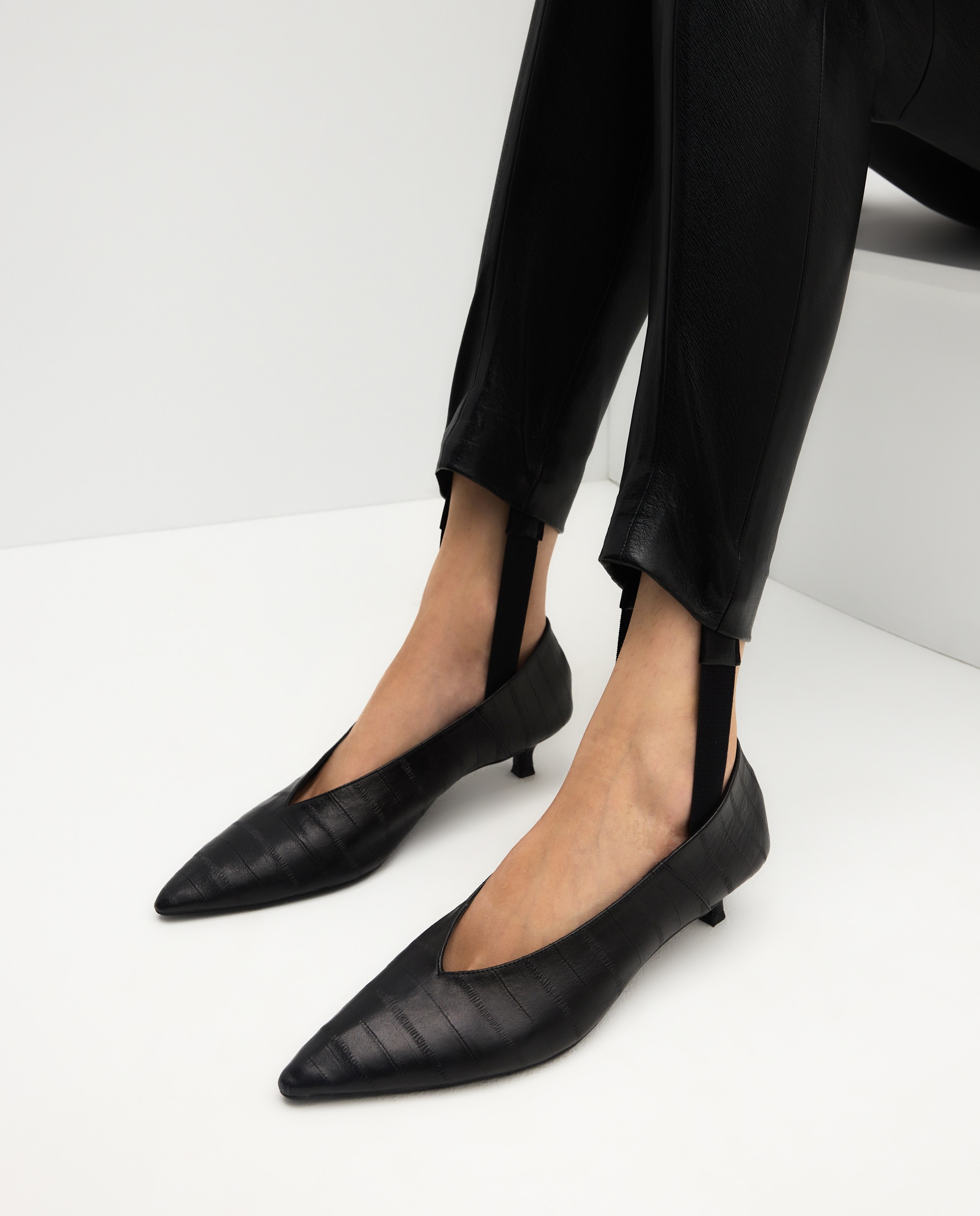 Zapatos de salón con tacón hueco - Latouche - Negro Negro-6