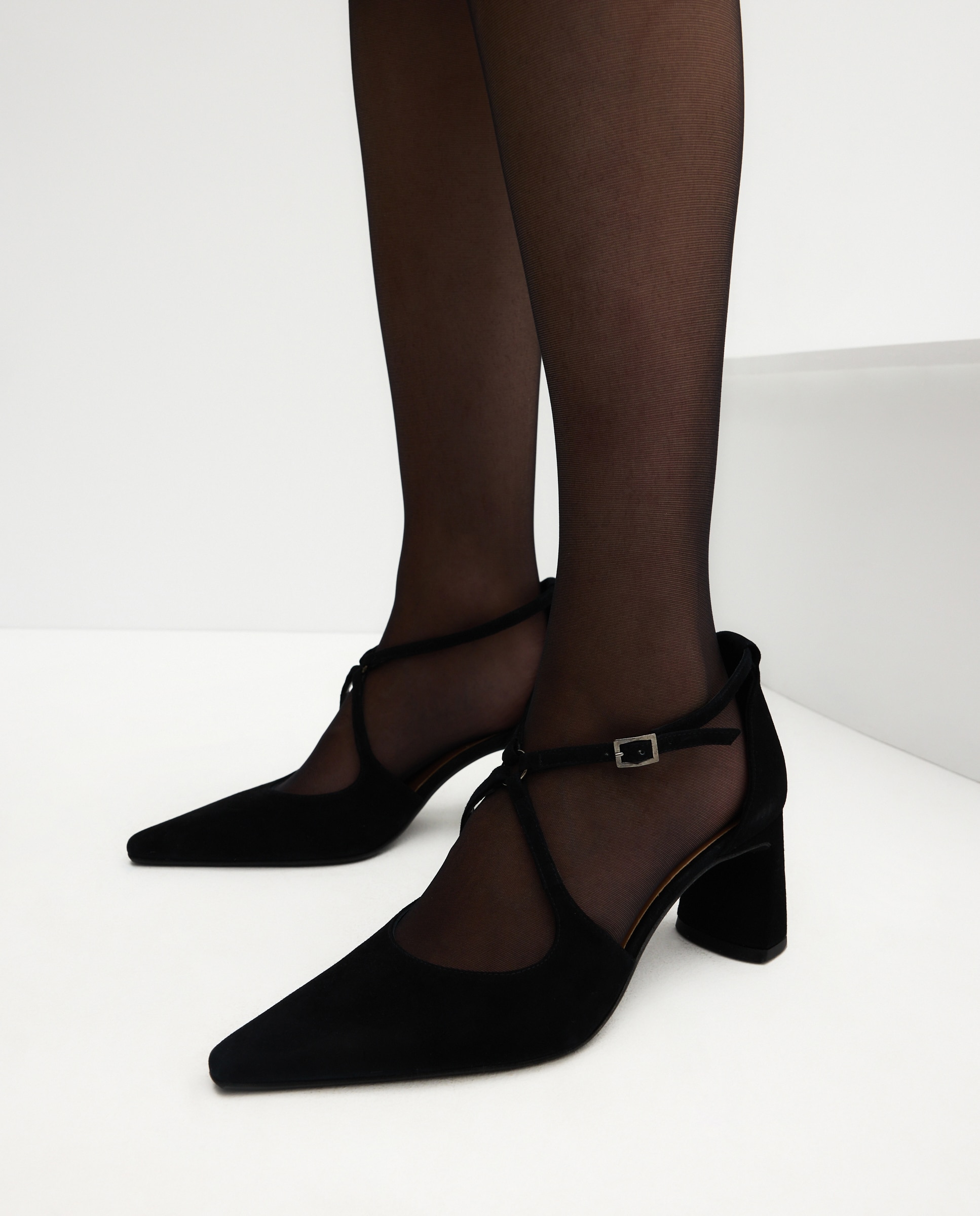 Sapatos de Salto com Peça Metálica Central Preto-6