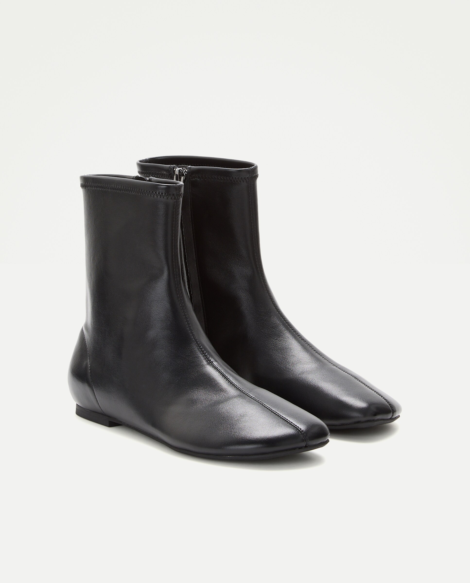 Botins Rasos Modernos com Elástico Preto-2