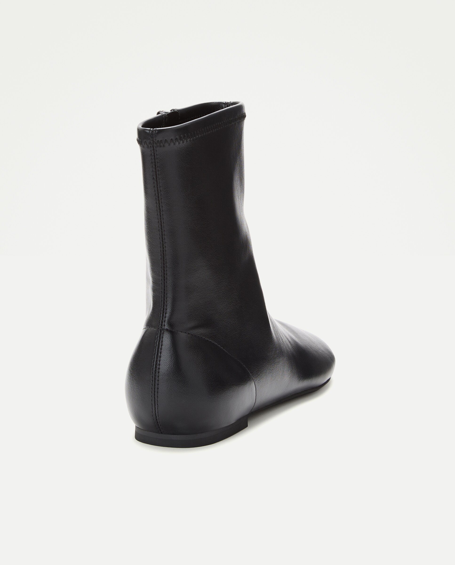 Botins Rasos Modernos com Elástico Preto-3