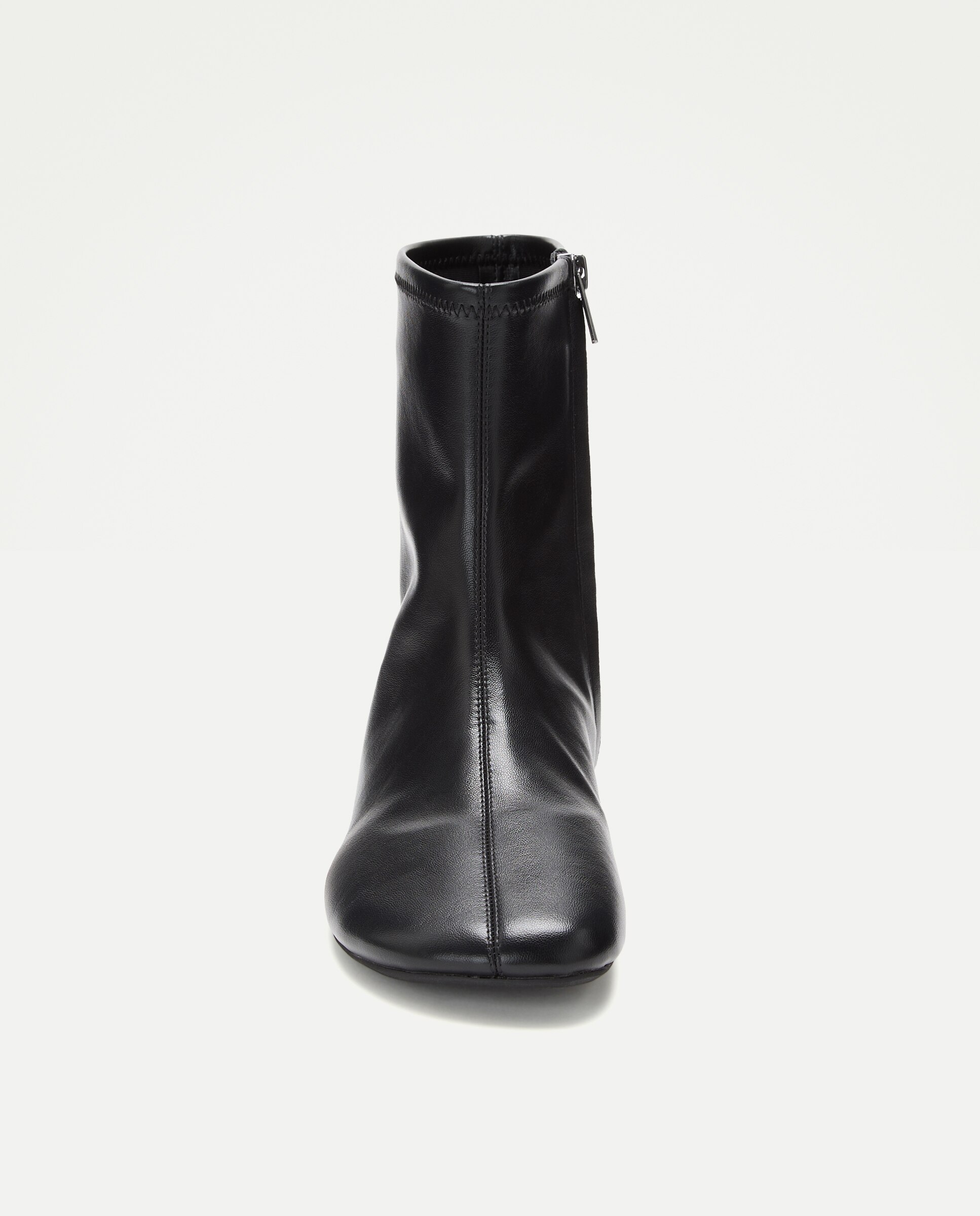 Botins Rasos Modernos com Elástico Preto-4