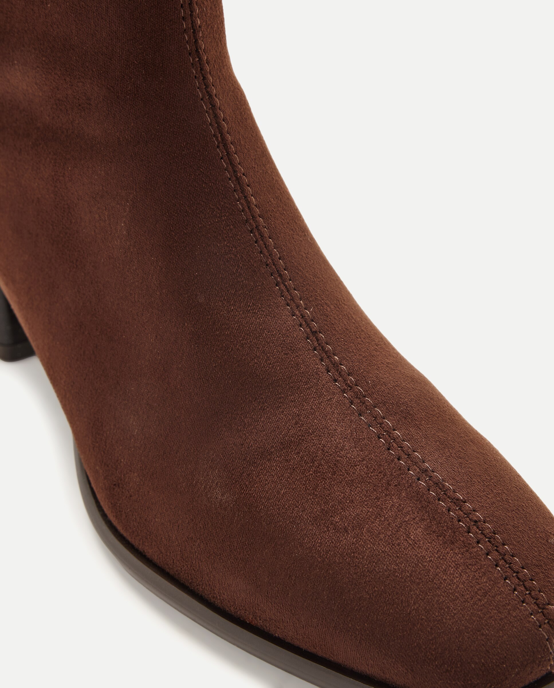 Botins Elásticos com Salto Médio Preto-5