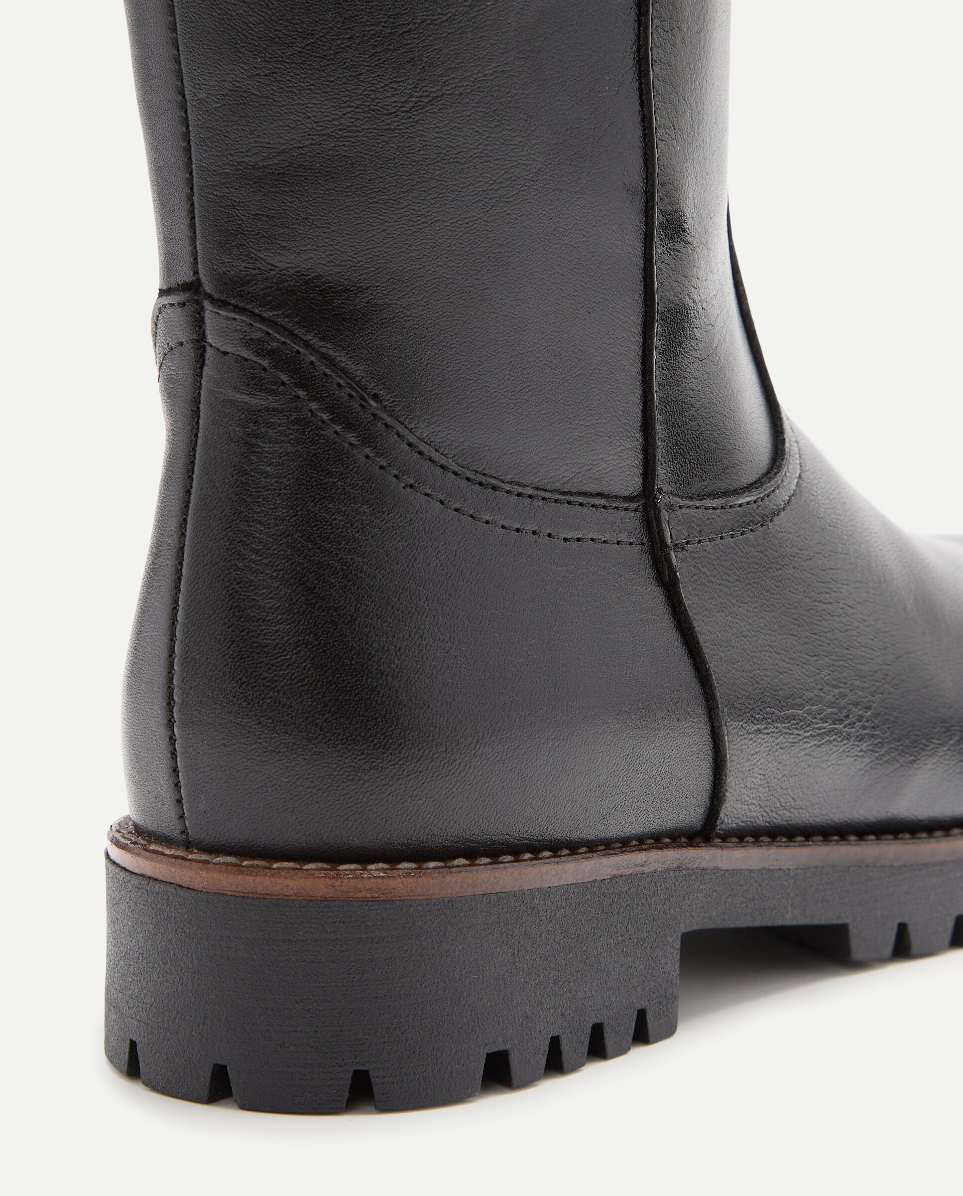 Botins de Salto com Pelo Preto-5