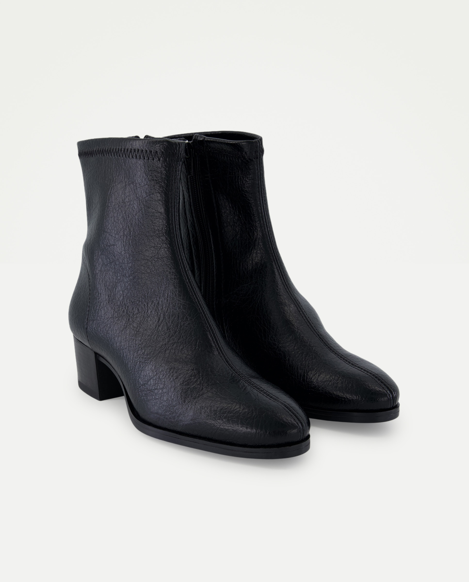 Botins de Tacão Elástico Preto-2