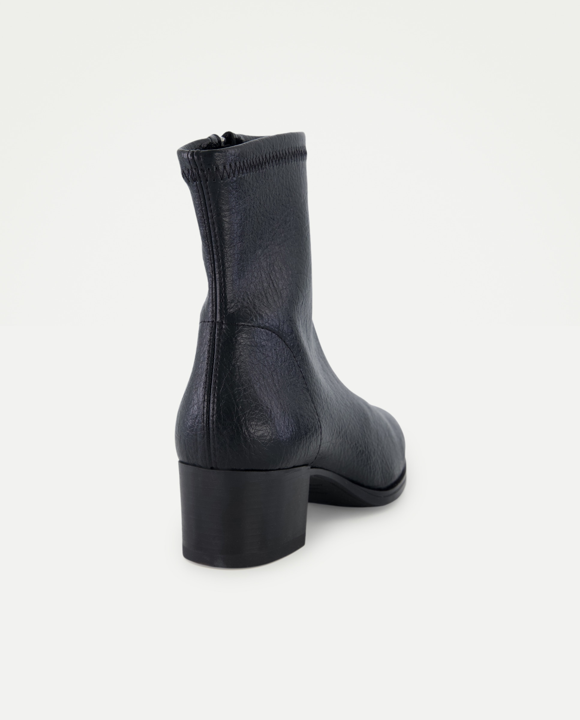 Botins de Tacão Elástico Preto-3