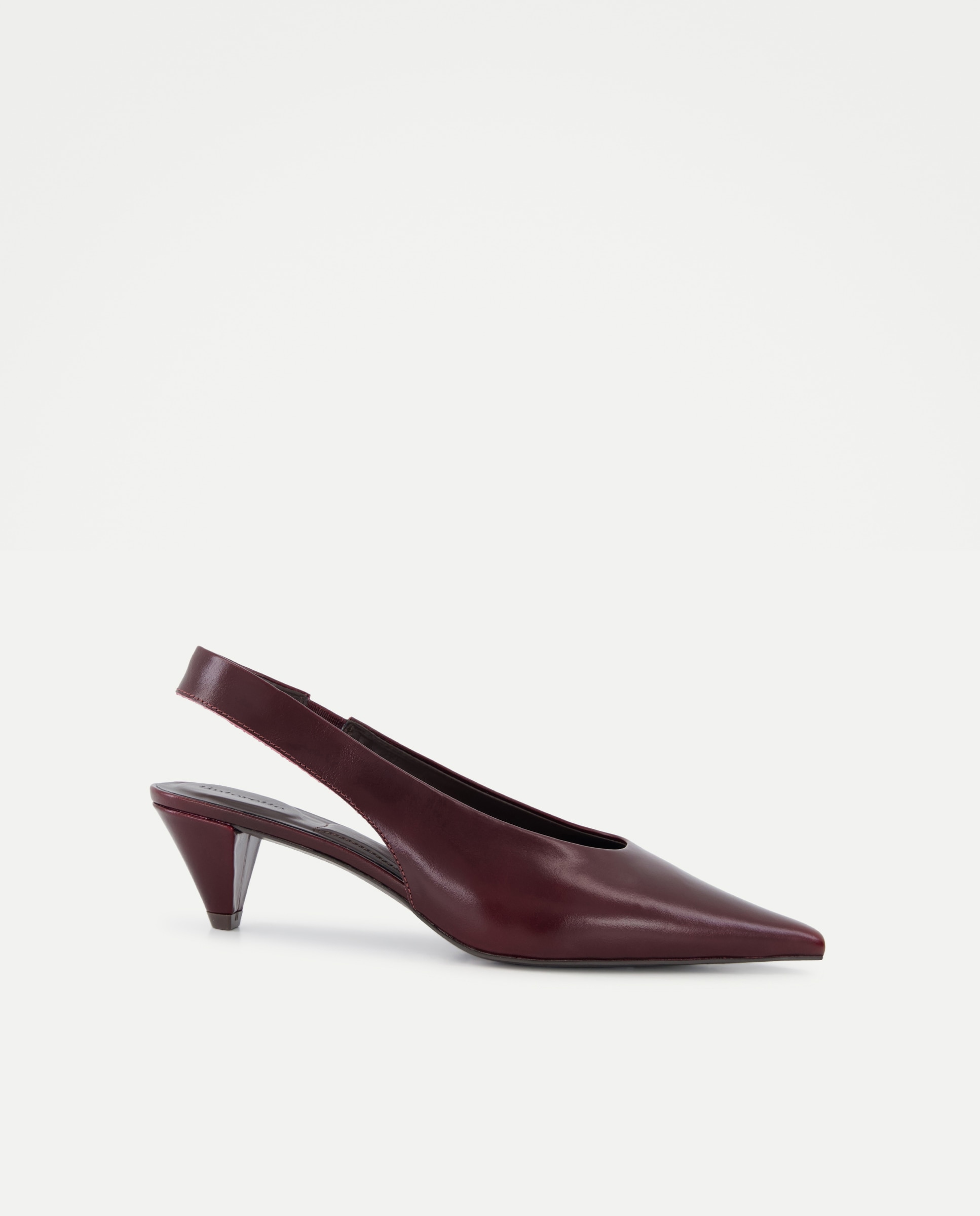 Imagem 0 de Sapatos de Salto Tipo Mules Piramidais