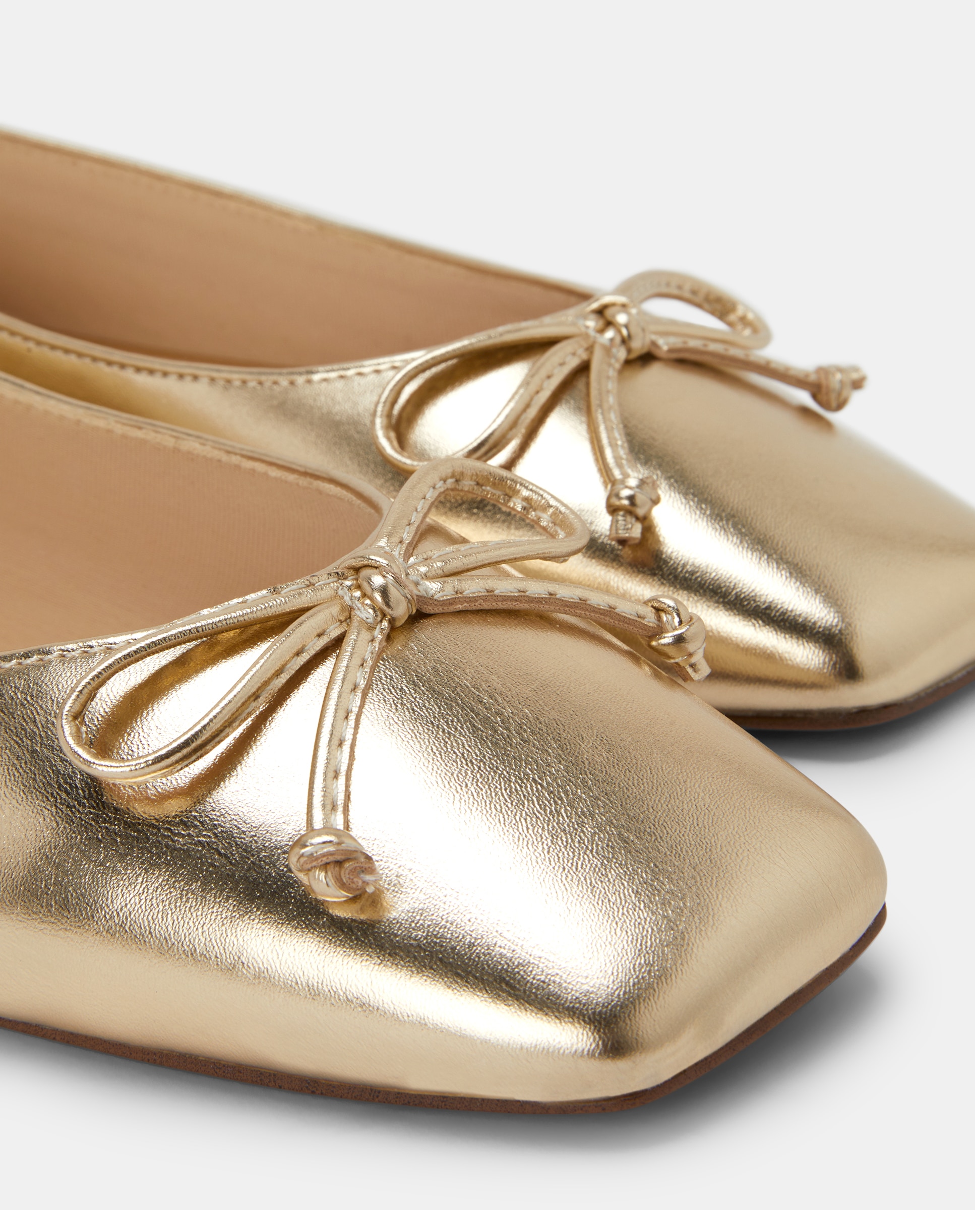 Sabrinas Básicas 390 Ouro-5