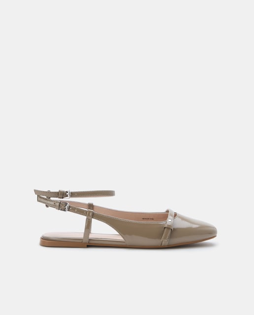 Imagen 0 de Zapatos planos de mujer con pulsera