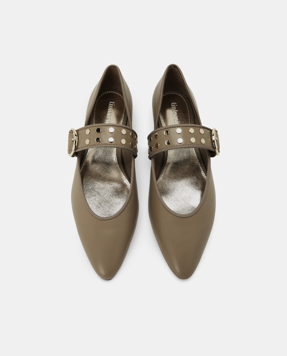Sapatos Rasos com Pulseira e Tachas Verde-4