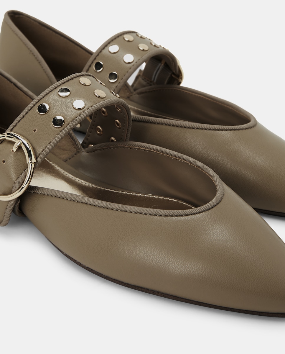 Sapatos Rasos com Pulseira e Tachas Verde-5