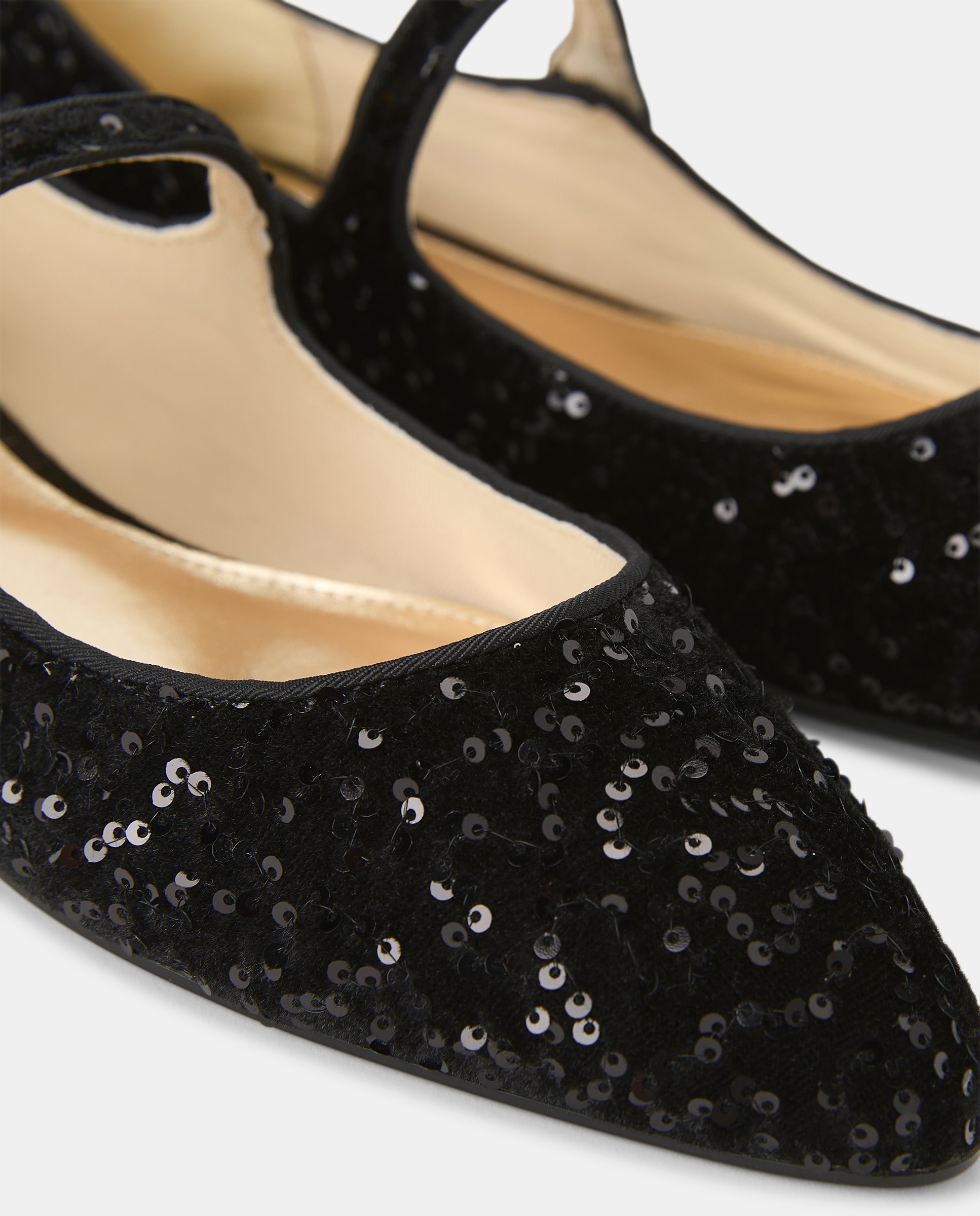 Sapatos Rasos com Pulseira com Botão Preto-5