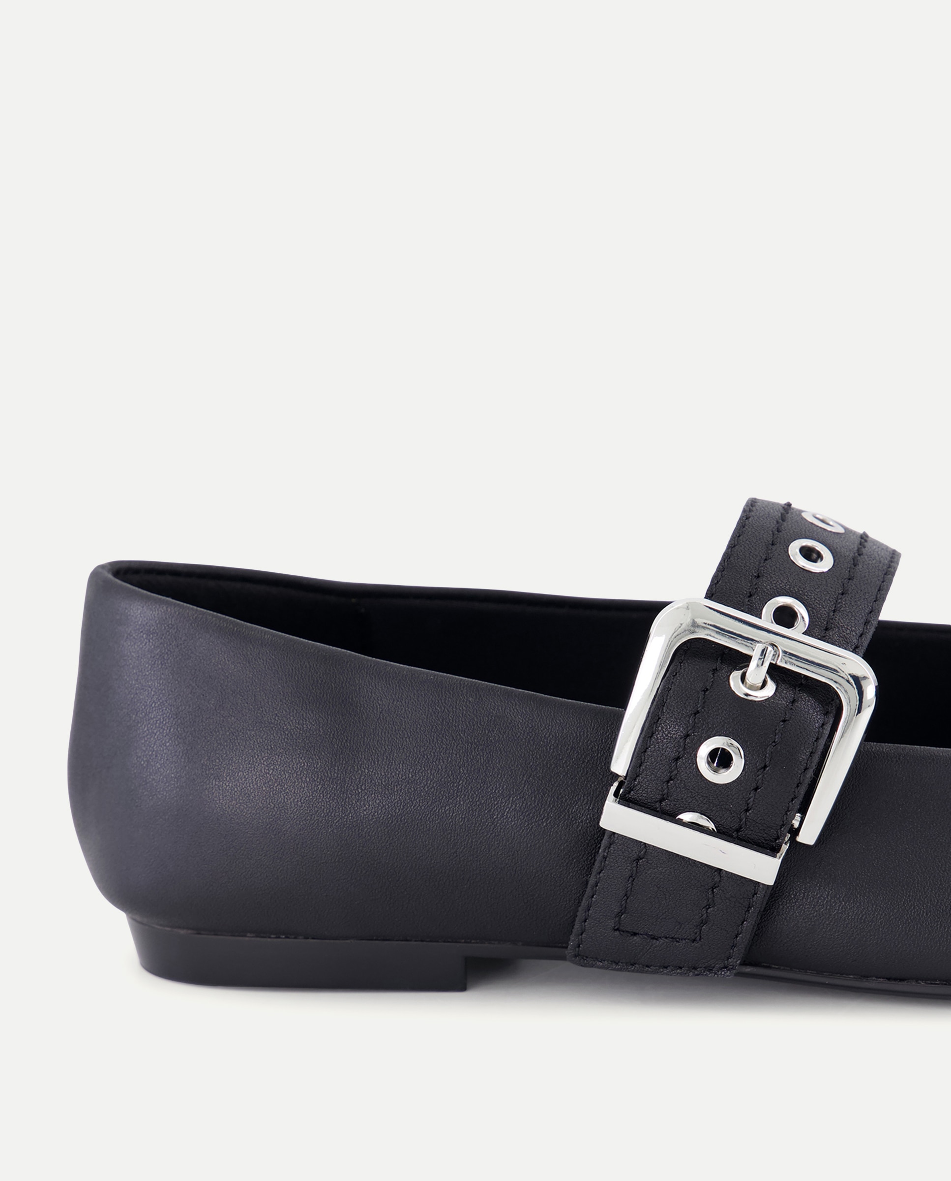 Sapatos de Presilha Rasos com Ferragem Preto-5
