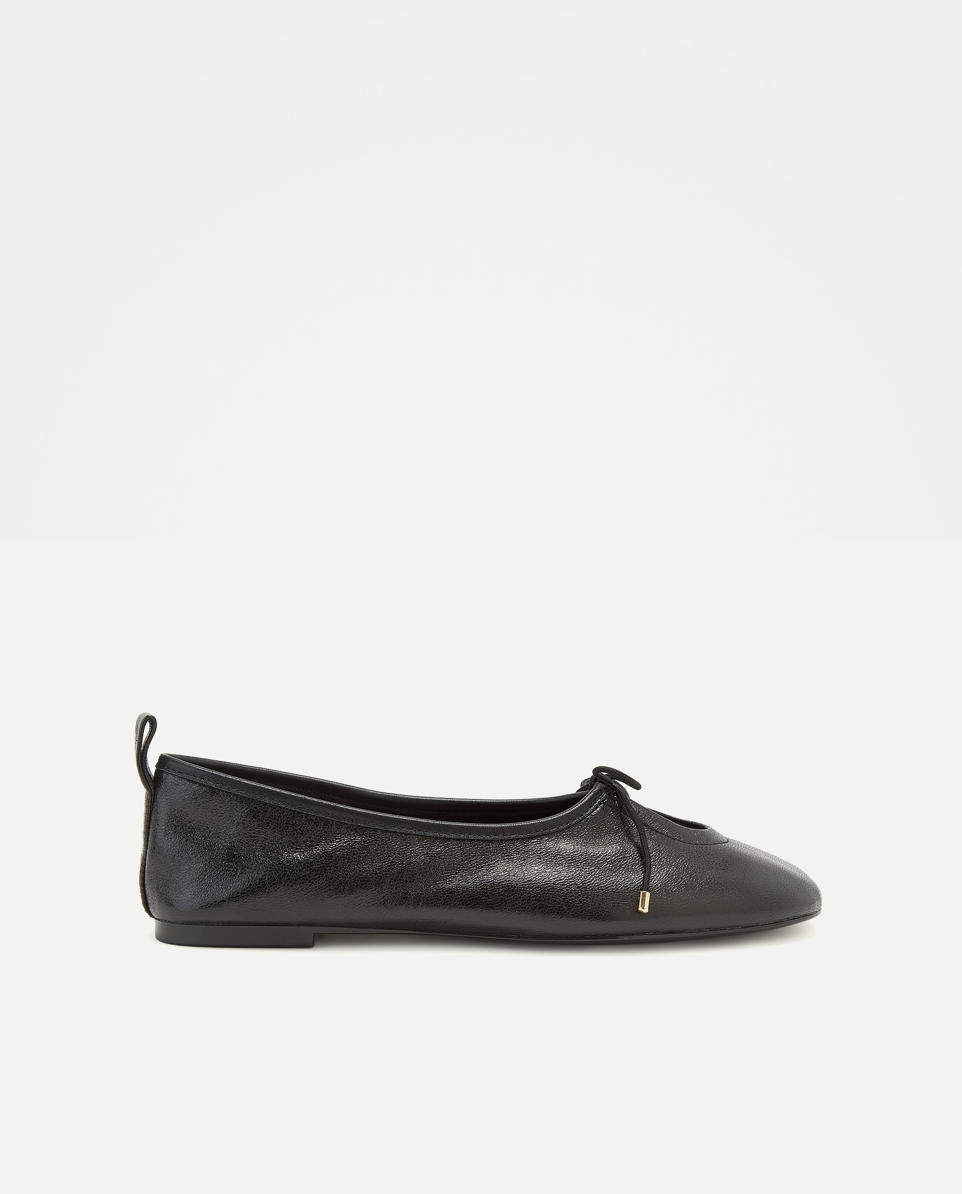 Imagem 0 de Sapatos Rasos Tipo Sabrinas com Salto Oco e Laço