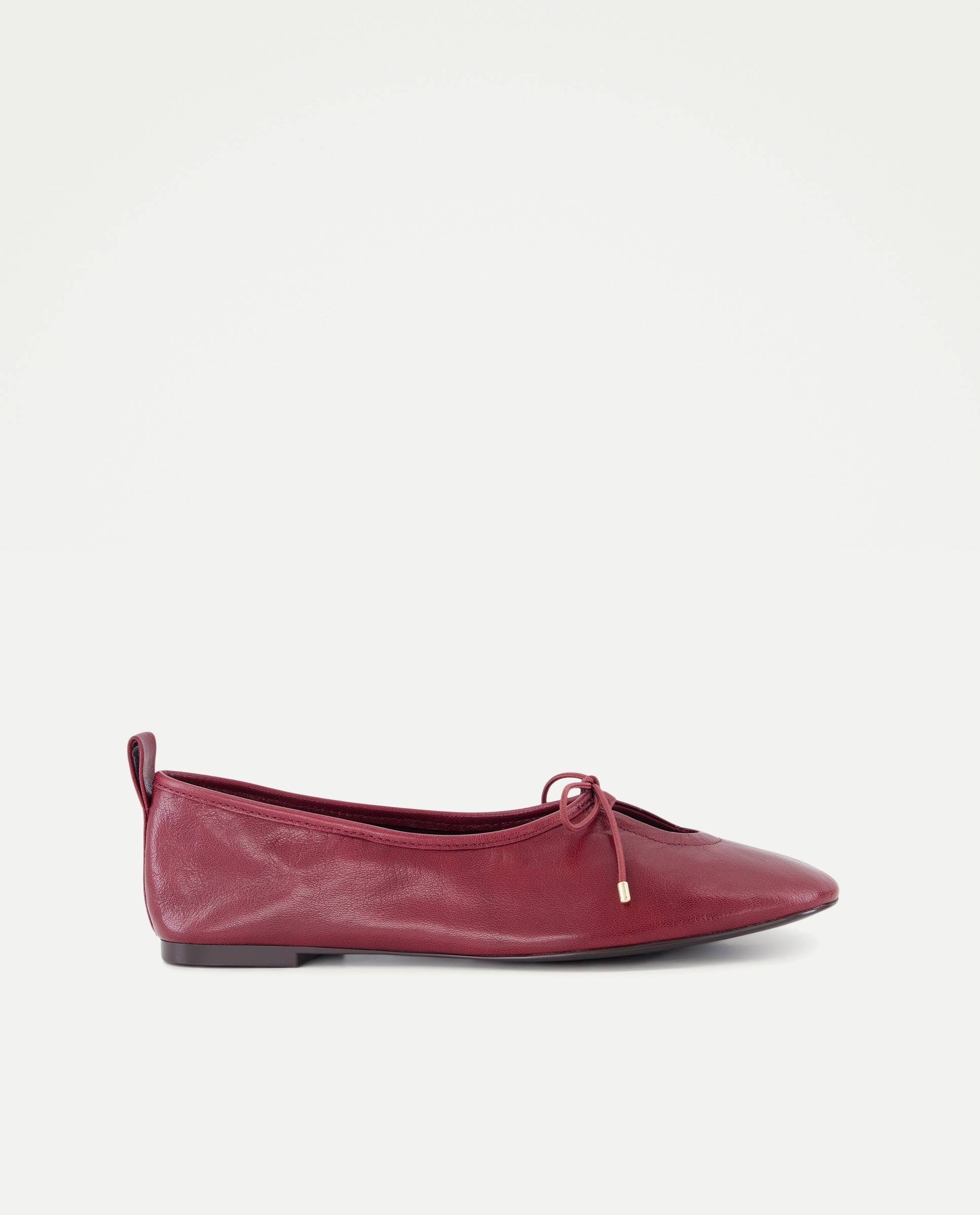 Imagem 0 de Sapatos Rasos Tipo Sabrinas com Salto Oco e Laço