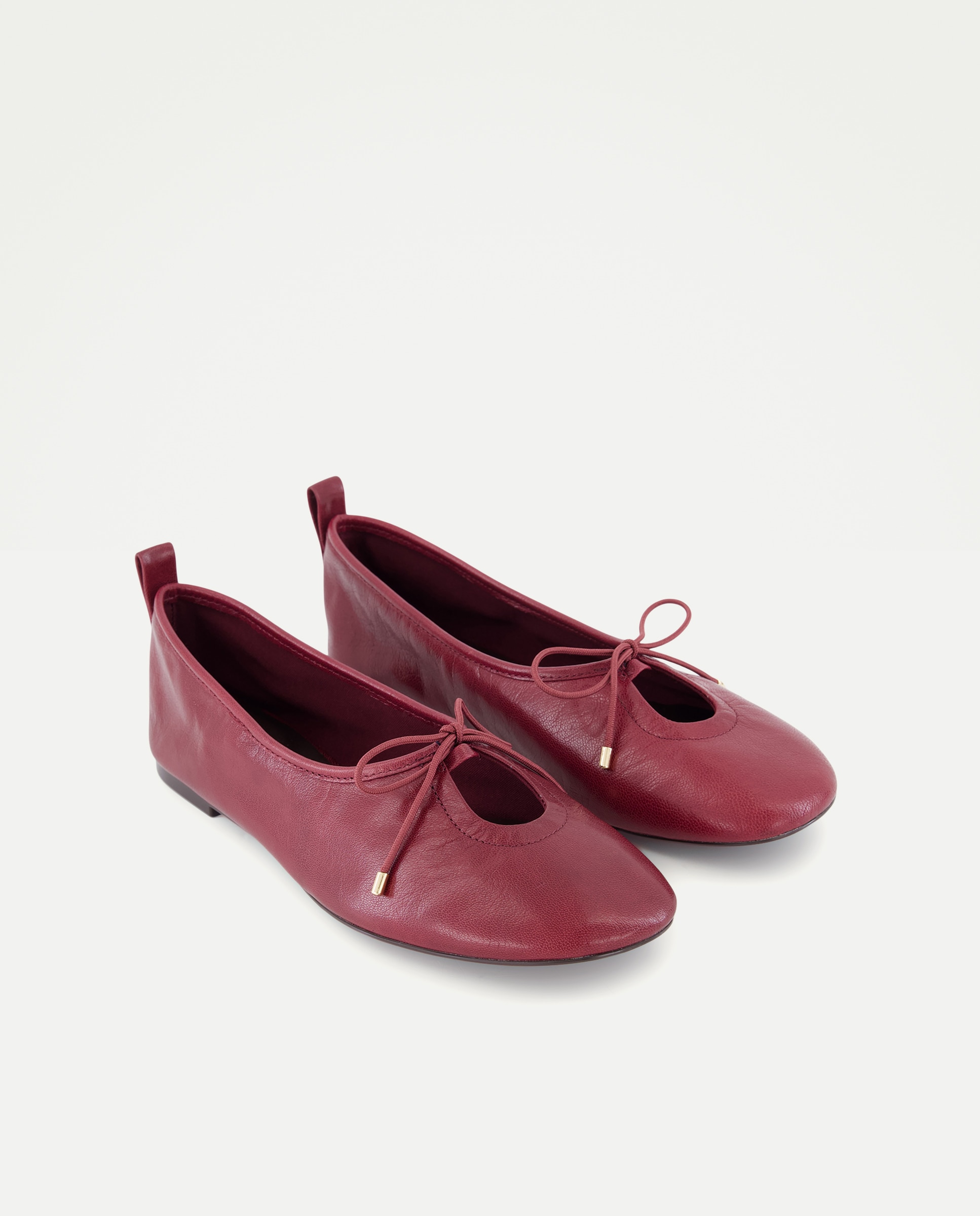 Sapatos Rasos Tipo Sabrinas com Salto Oco e Laço Bordeaux-2