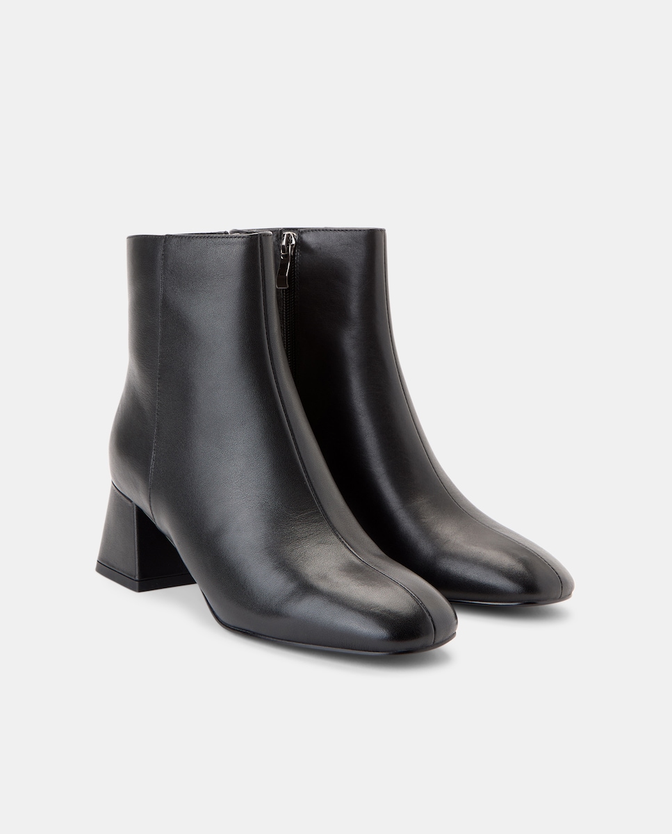 Botins Básicos com Salto Preto-2