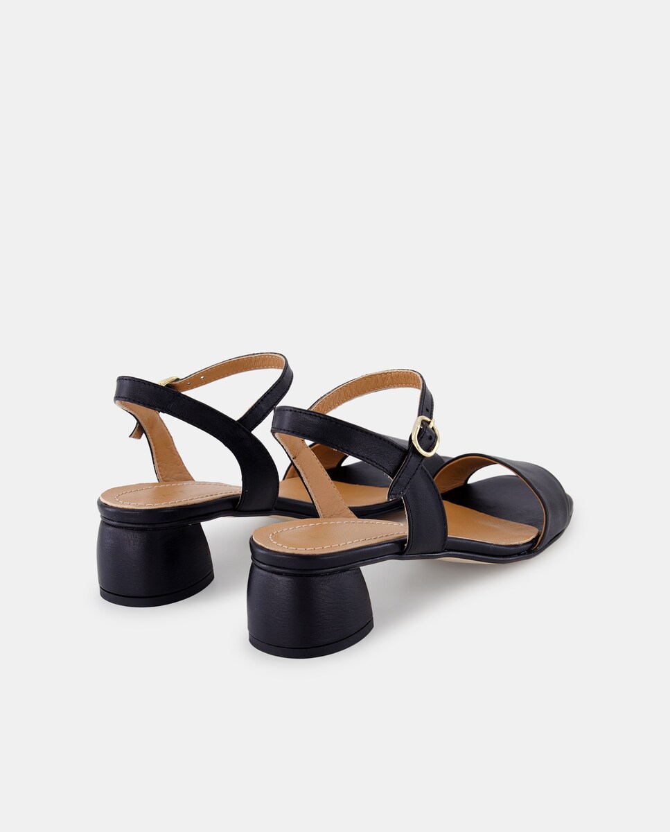 Sandálias com Salto Baixo e Pala Preto-3